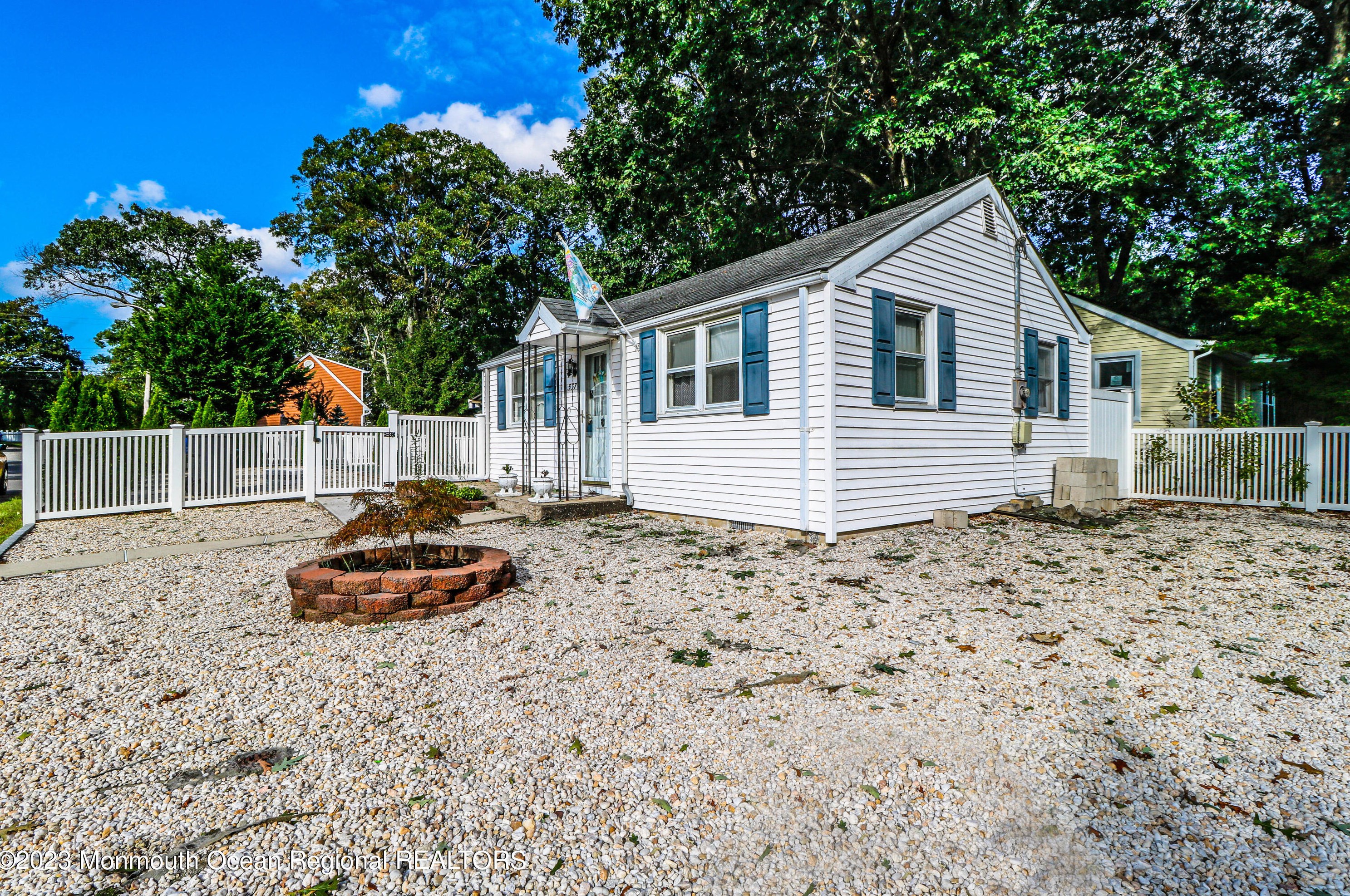 537 Bradley Blvd, Toms River, NJ 08753-8907