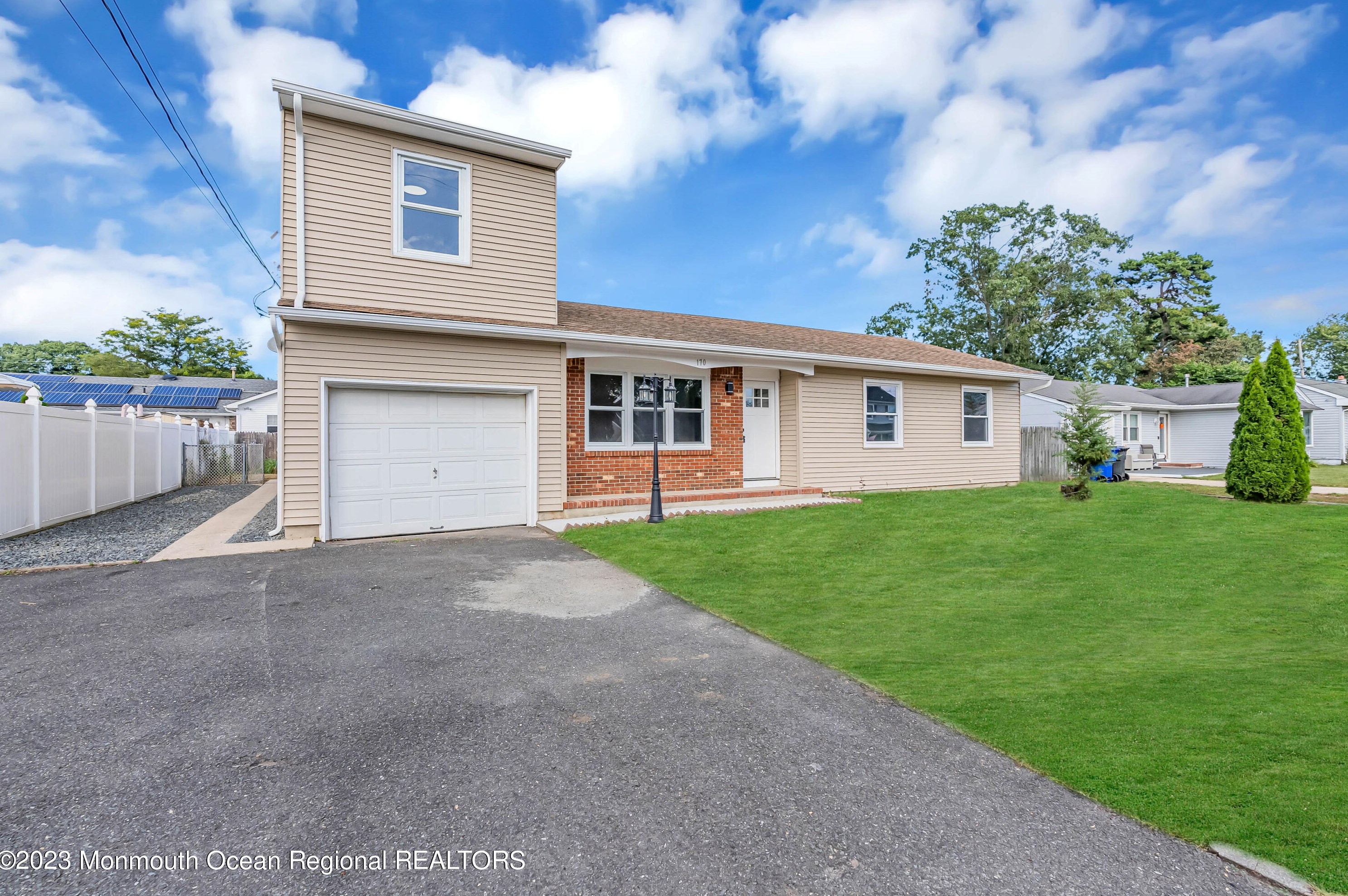 170 Walnut Creek Ln, Toms River, NJ 08753-2567