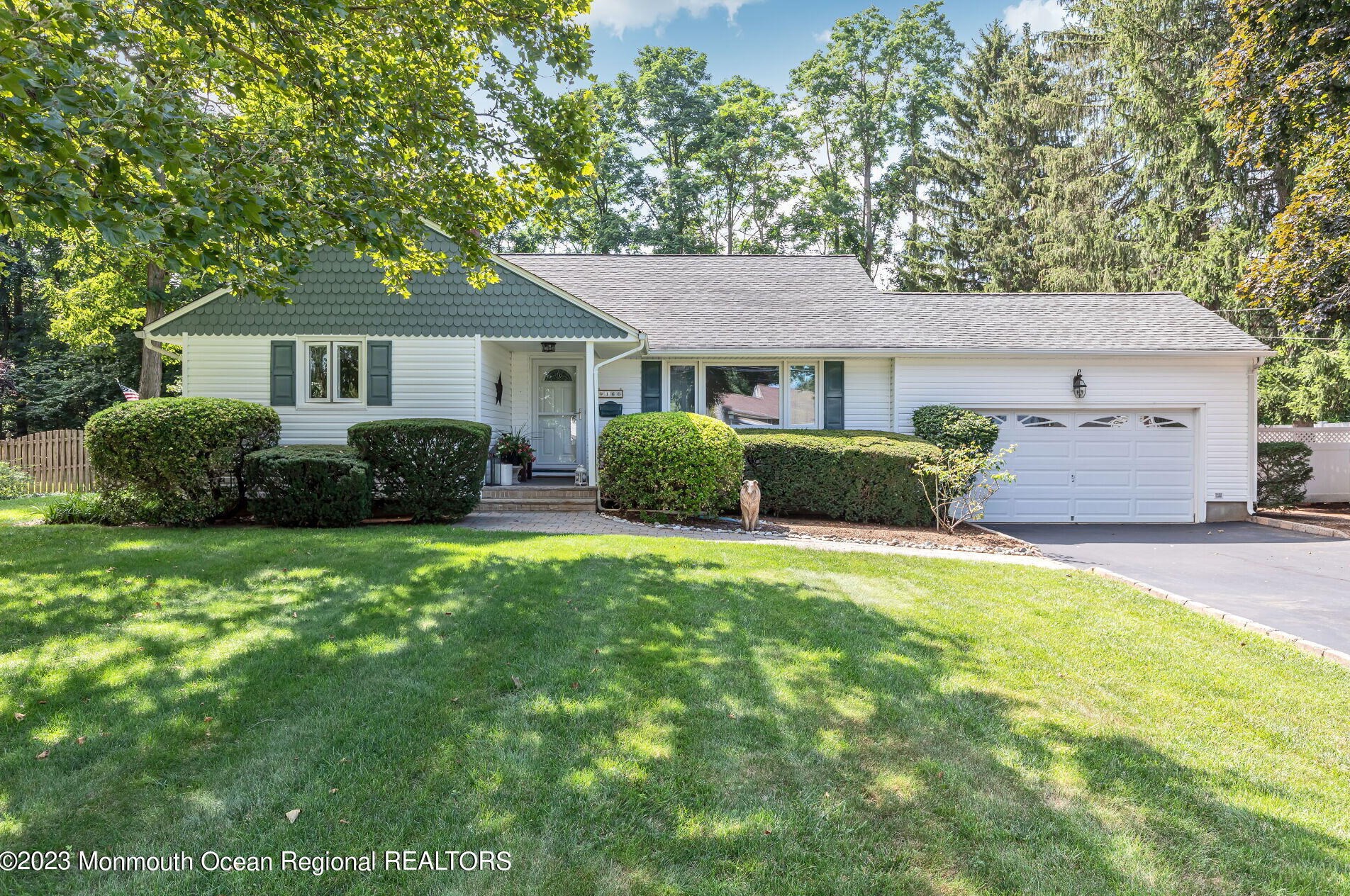 166 Manor Pkwy, Lincroft, NJ 07738