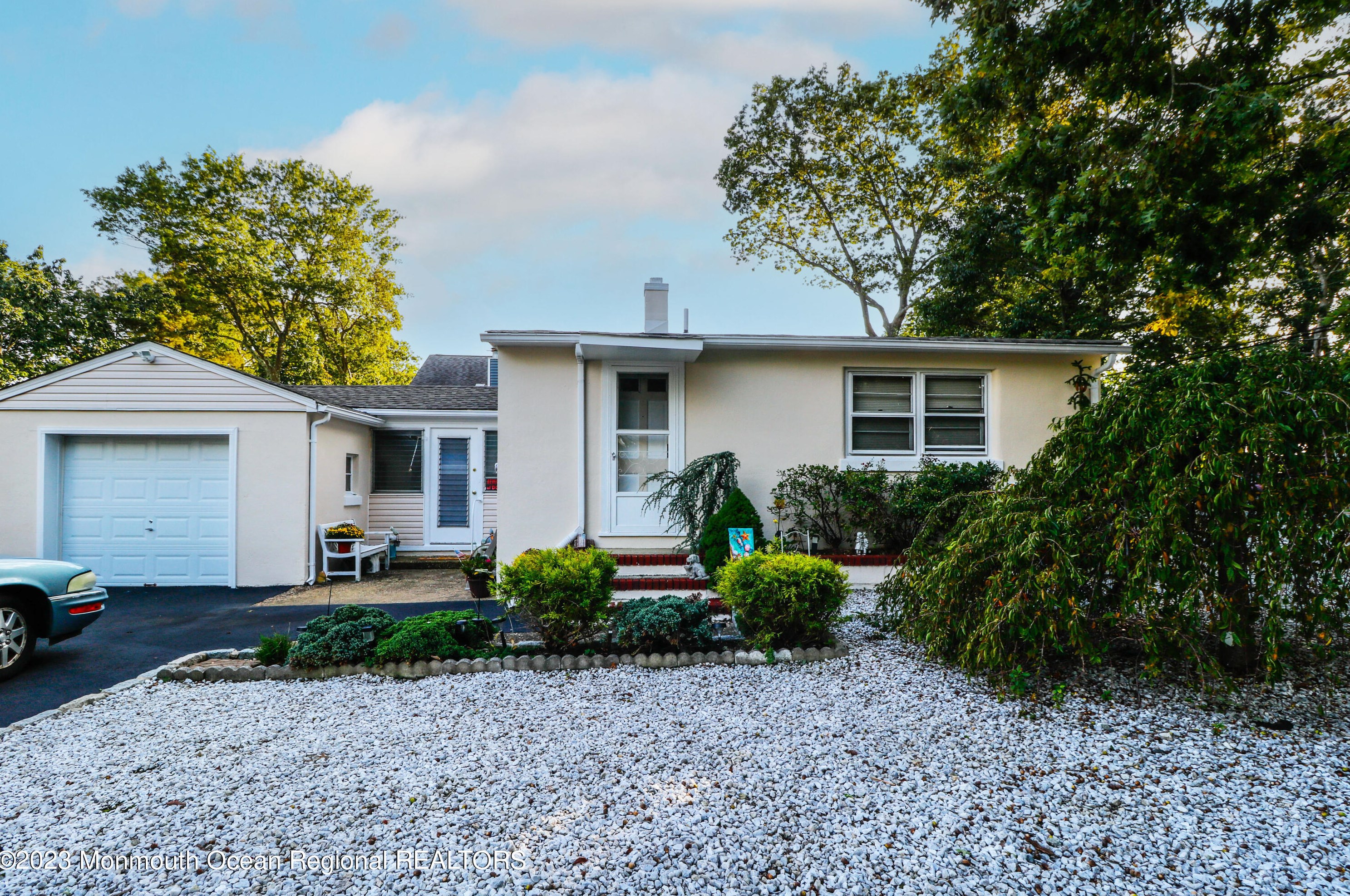 236 Folsom Dr, Bricktown, NJ 08724