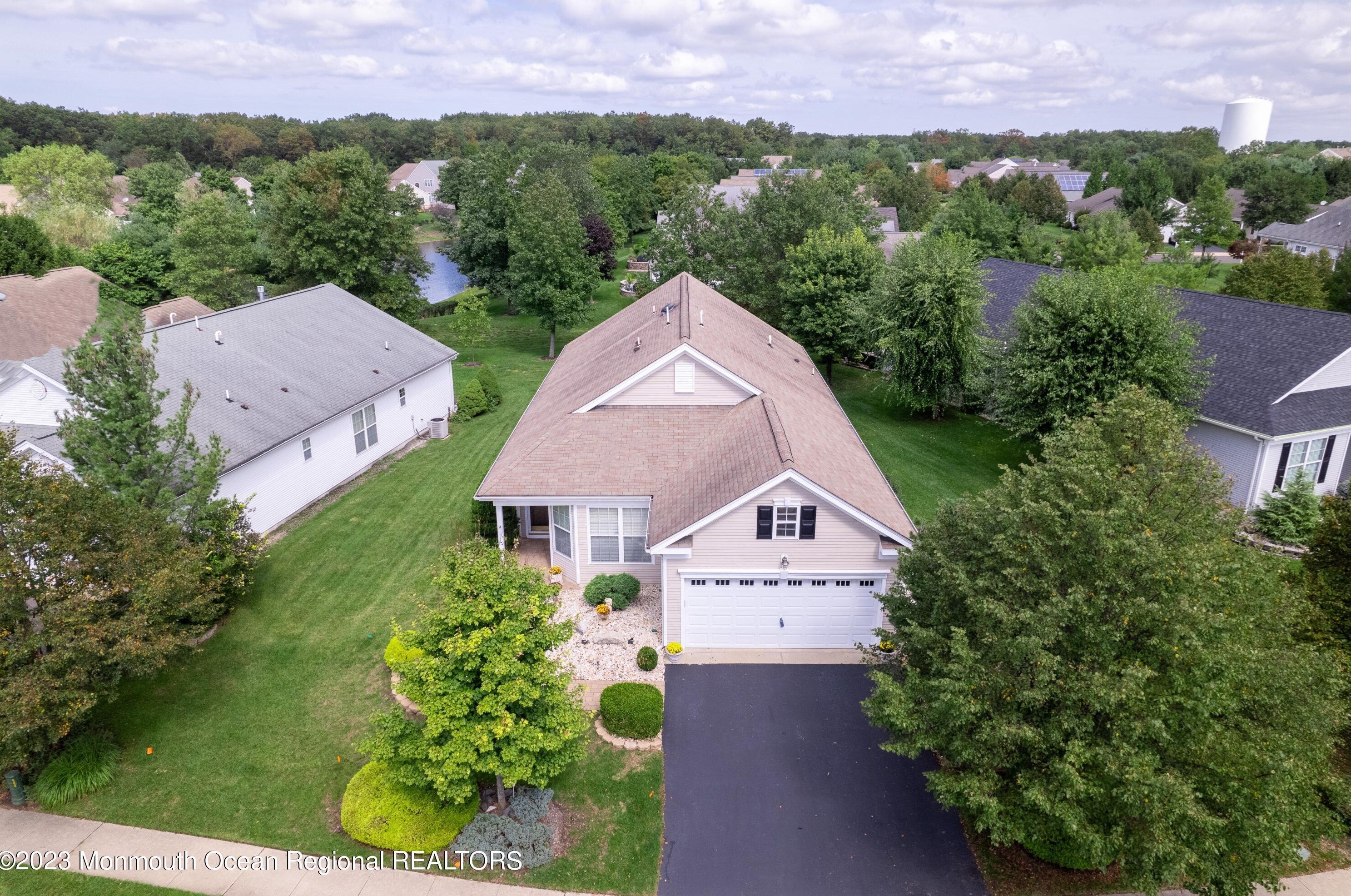 4 Carlisle Dr, Jackson Twp, NJ 08527