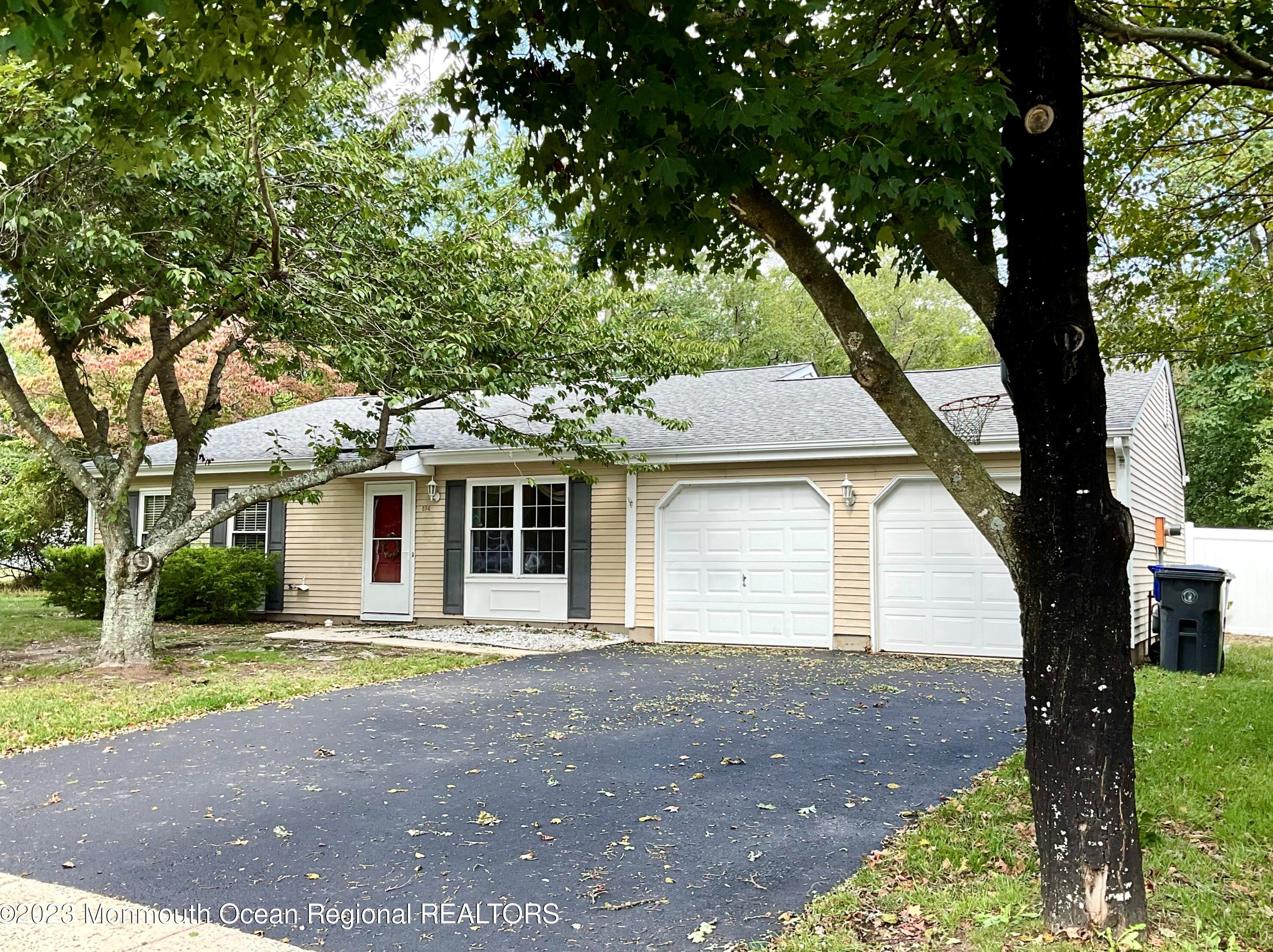 894 Yellowbank Rd, Toms River, NJ 08753-2770