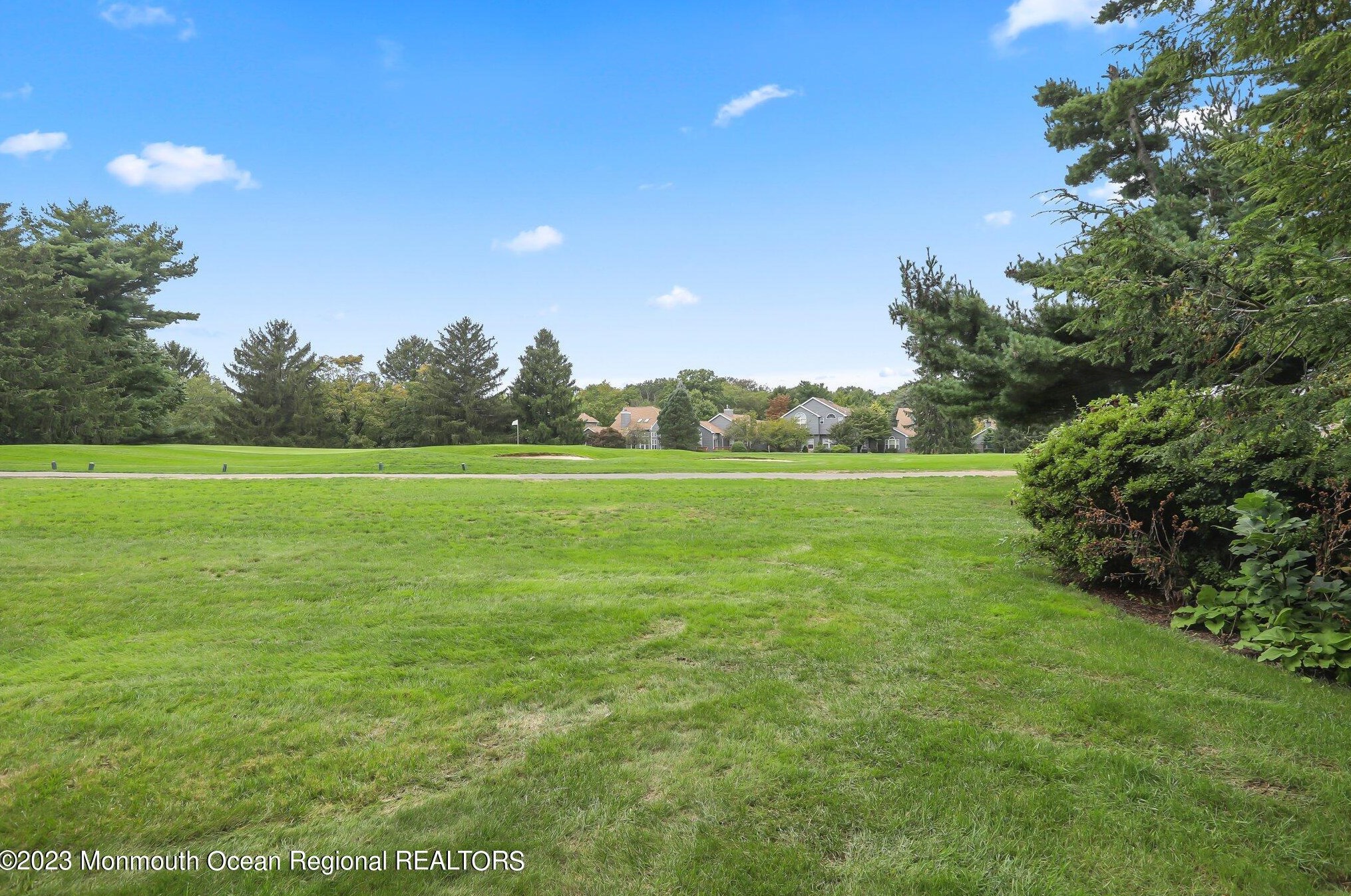 1 Fairway Blvd, Monroe Twp NJ  08831-2709 exterior