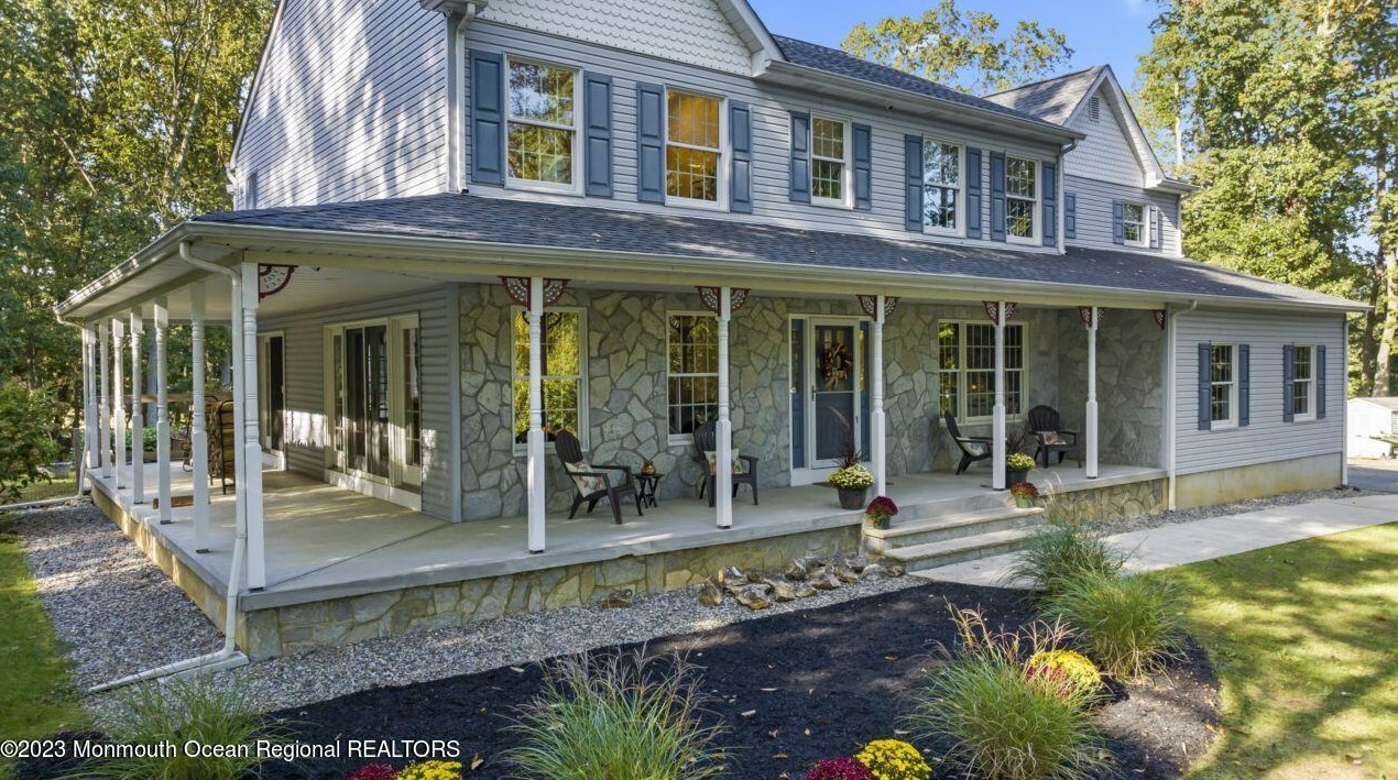 6 Craig Ct, Millstone Township, NJ 08535-8139