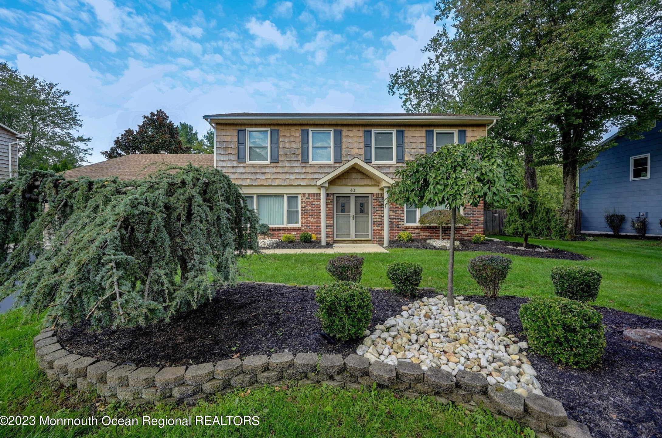 40 Saratoga Dr, Millstone Township, NJ 07726-3321
