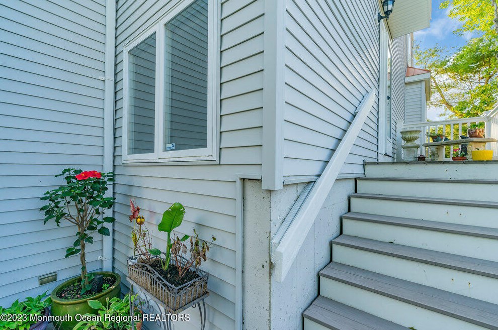 206 Muskflower Ct, Toms River, NJ 08753-1328