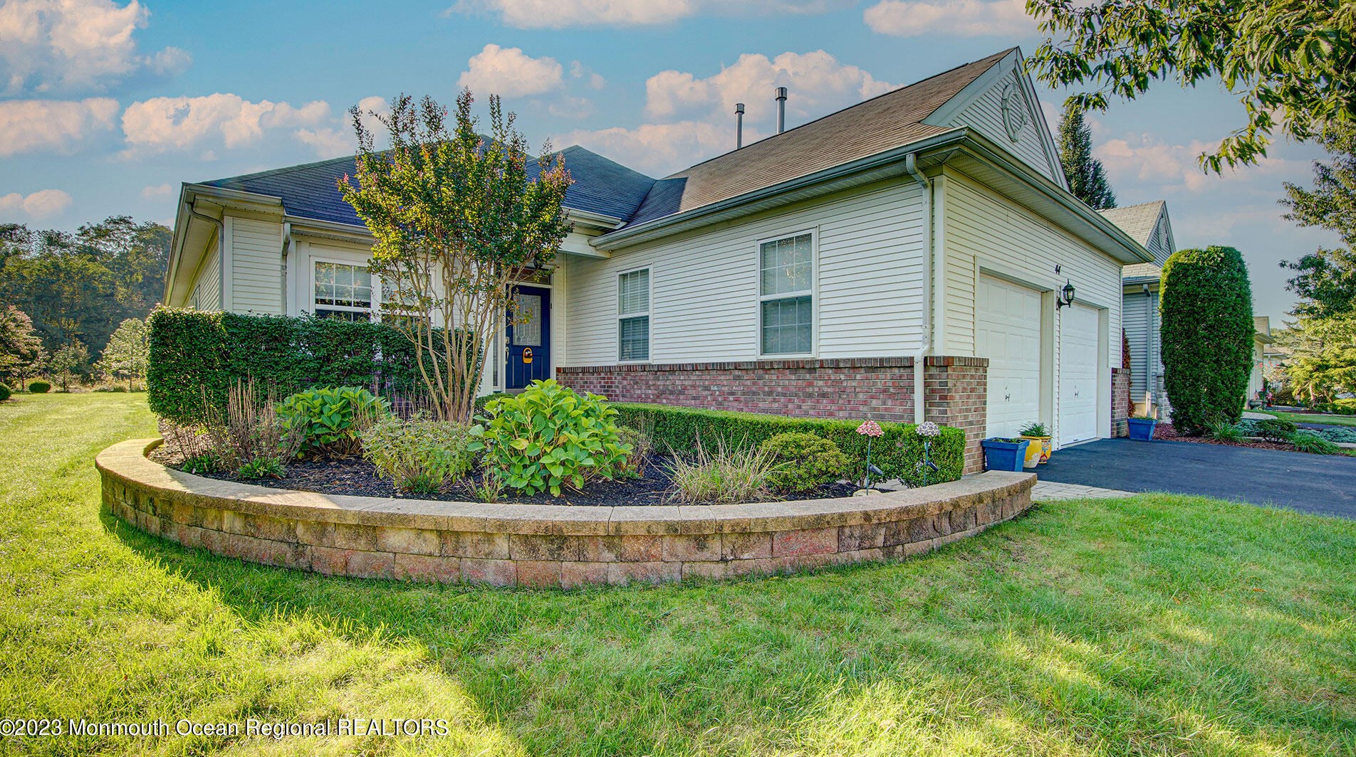 44 Narrowbrook Ct, Millstone Township, NJ 07726-8967