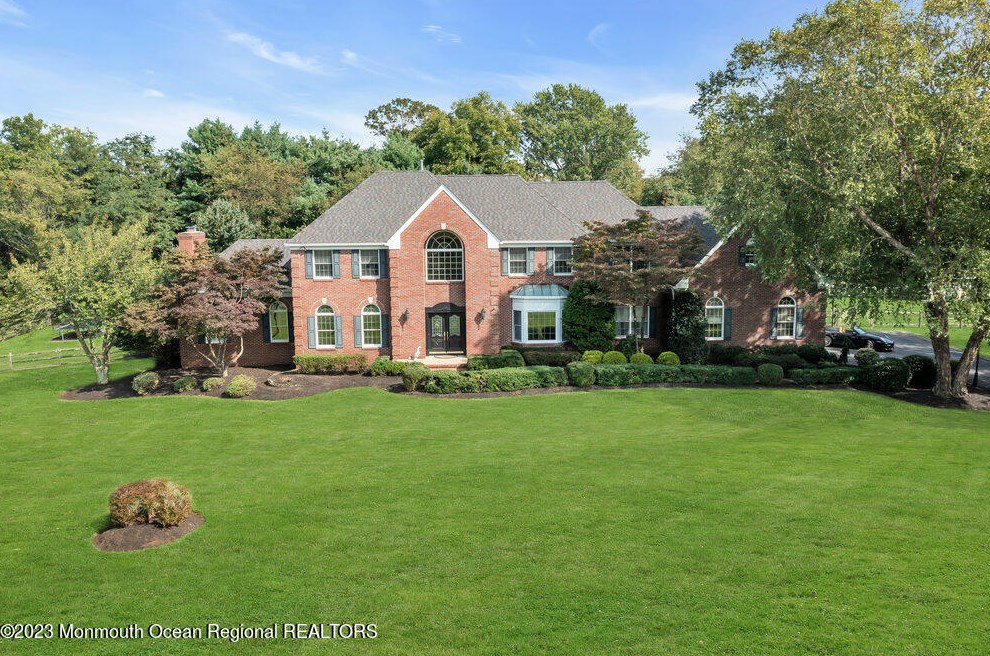 3 Goose Point Dr, Vanderburg, NJ 07722-2112