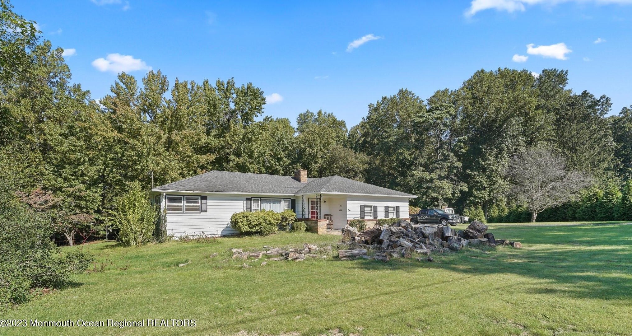 34 Hilltop Cir, Lincroft, NJ 07738