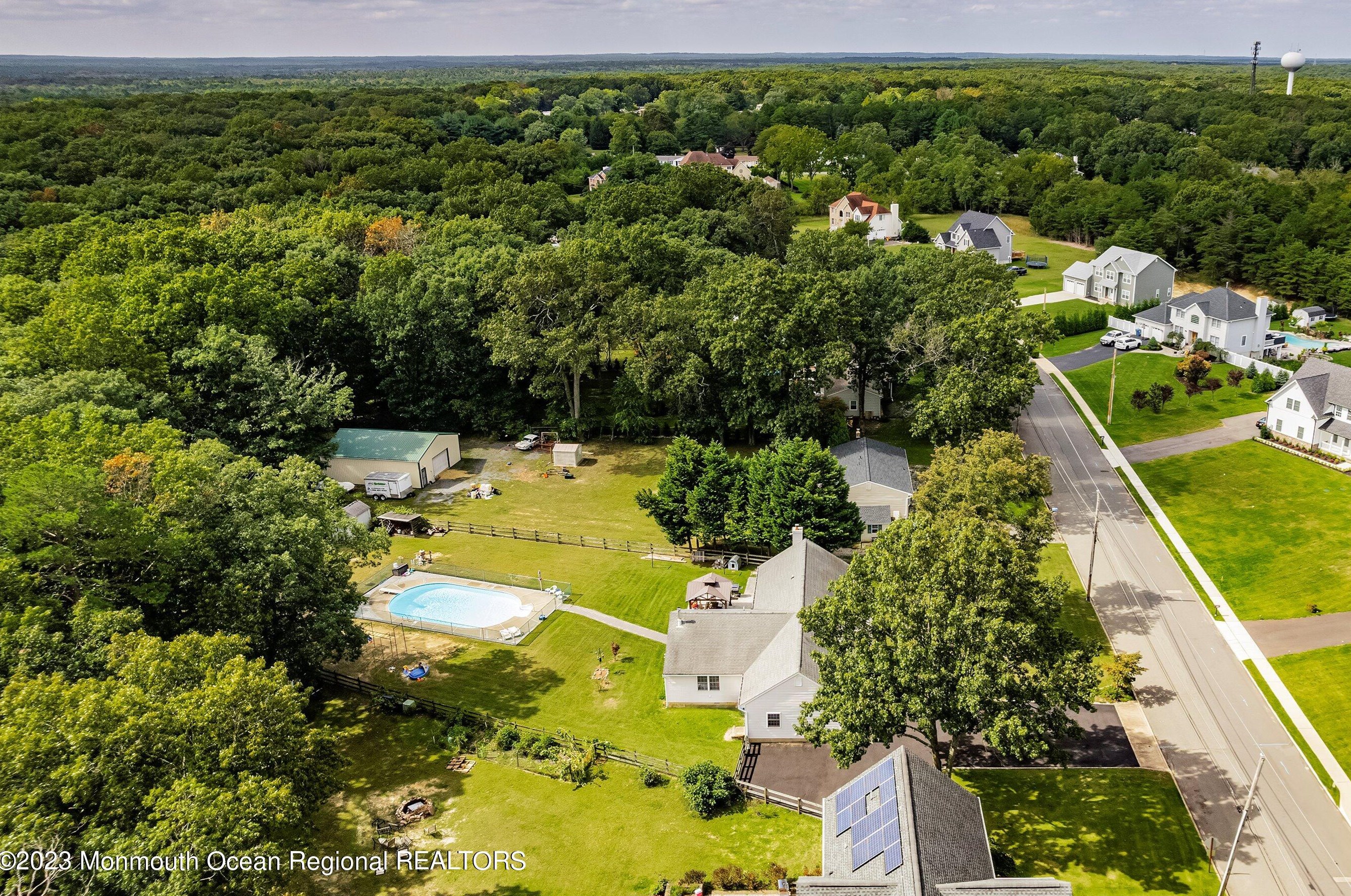 747 Dorathys Ln, Jackson Twp, NJ 08527