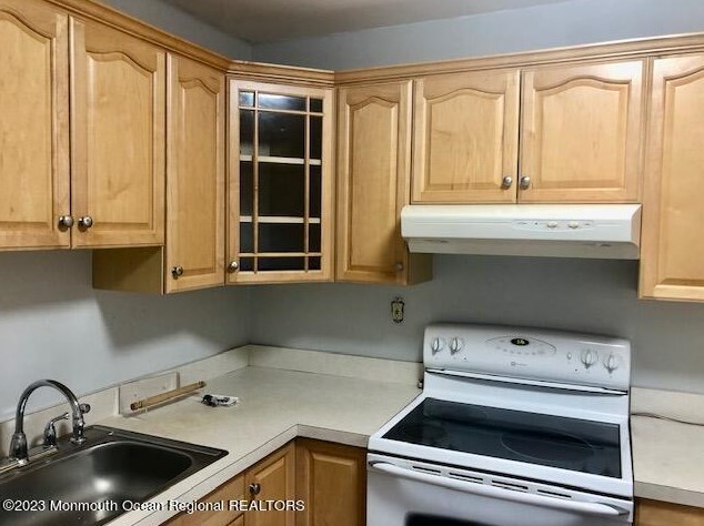 32 Breeze Ct #80, Bricktown, NJ 08724