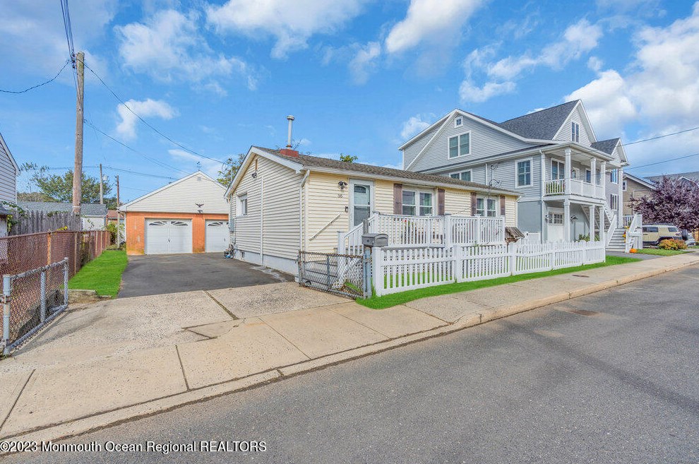 56 Huddy Ave, Monmouth Hills, NJ 07732
