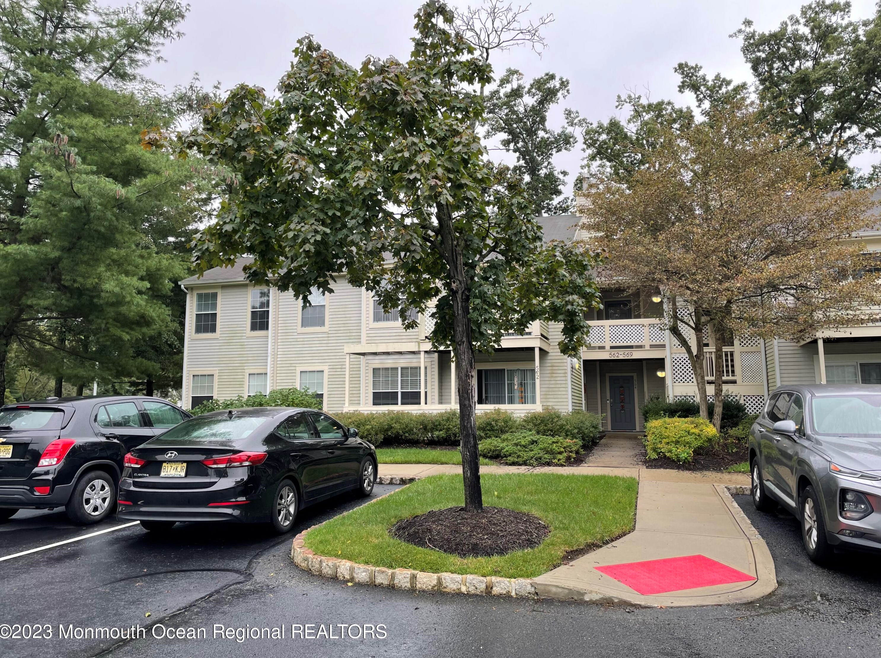 569 Applewood Ct, Wall Township, NJ 07731