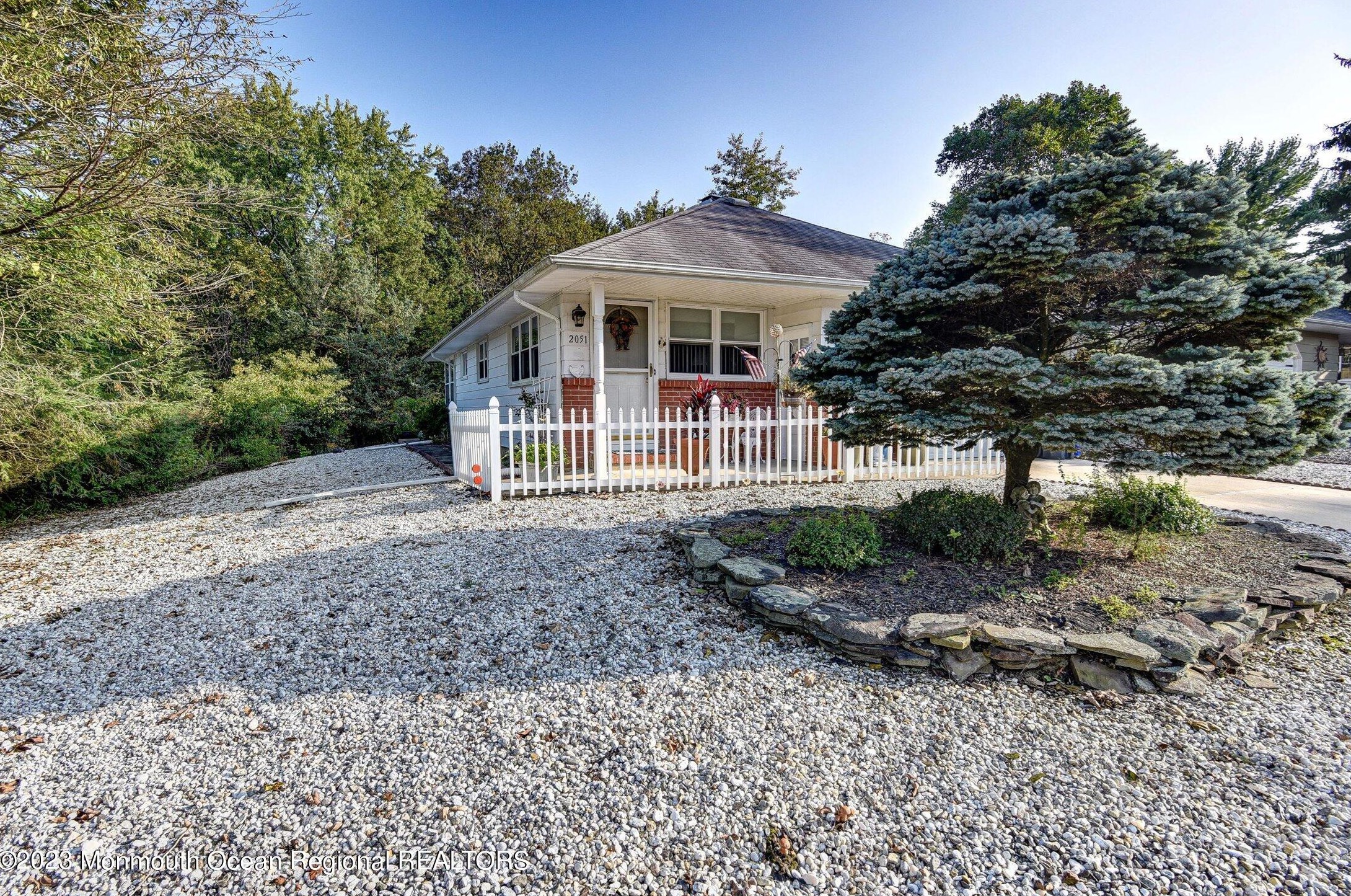2051 Mount Hope Ln, Toms River, NJ 08753-1432