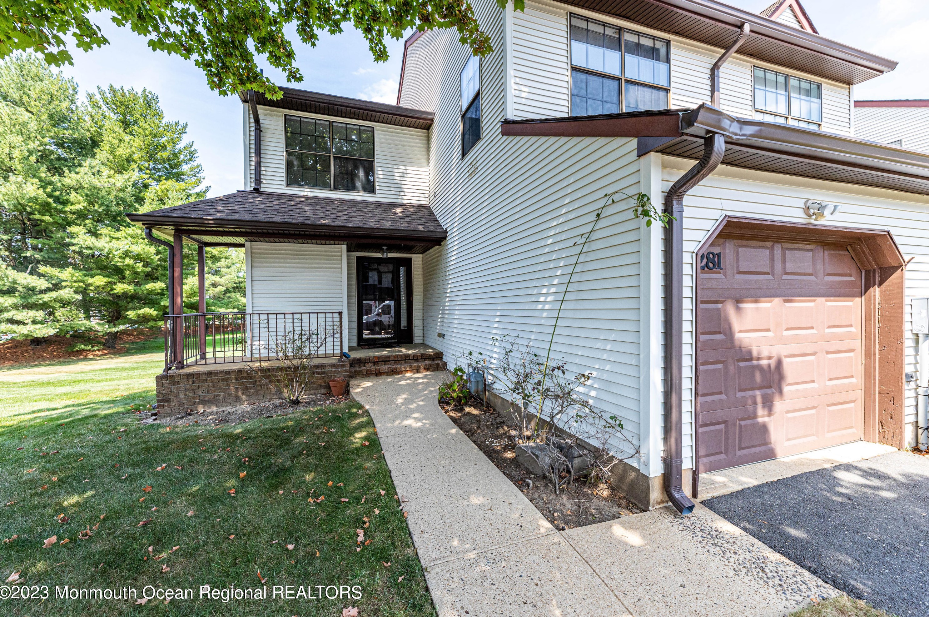 281 Longwood Dr, Millstone Township, NJ 07726-3856