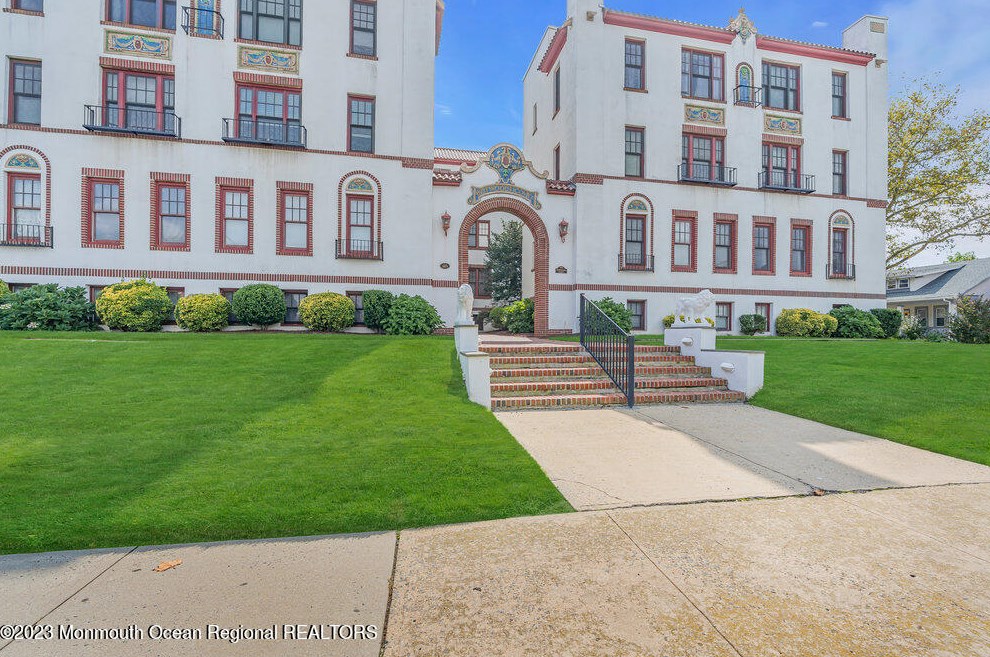 218 2nd Ave #205e, Tinton Falls, NJ