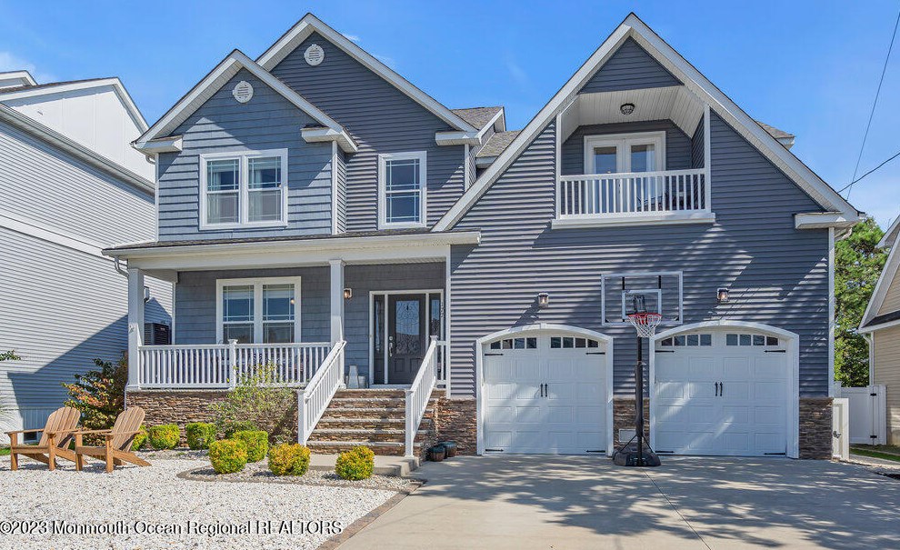 177 Royal Dr, Bricktown, NJ 08723