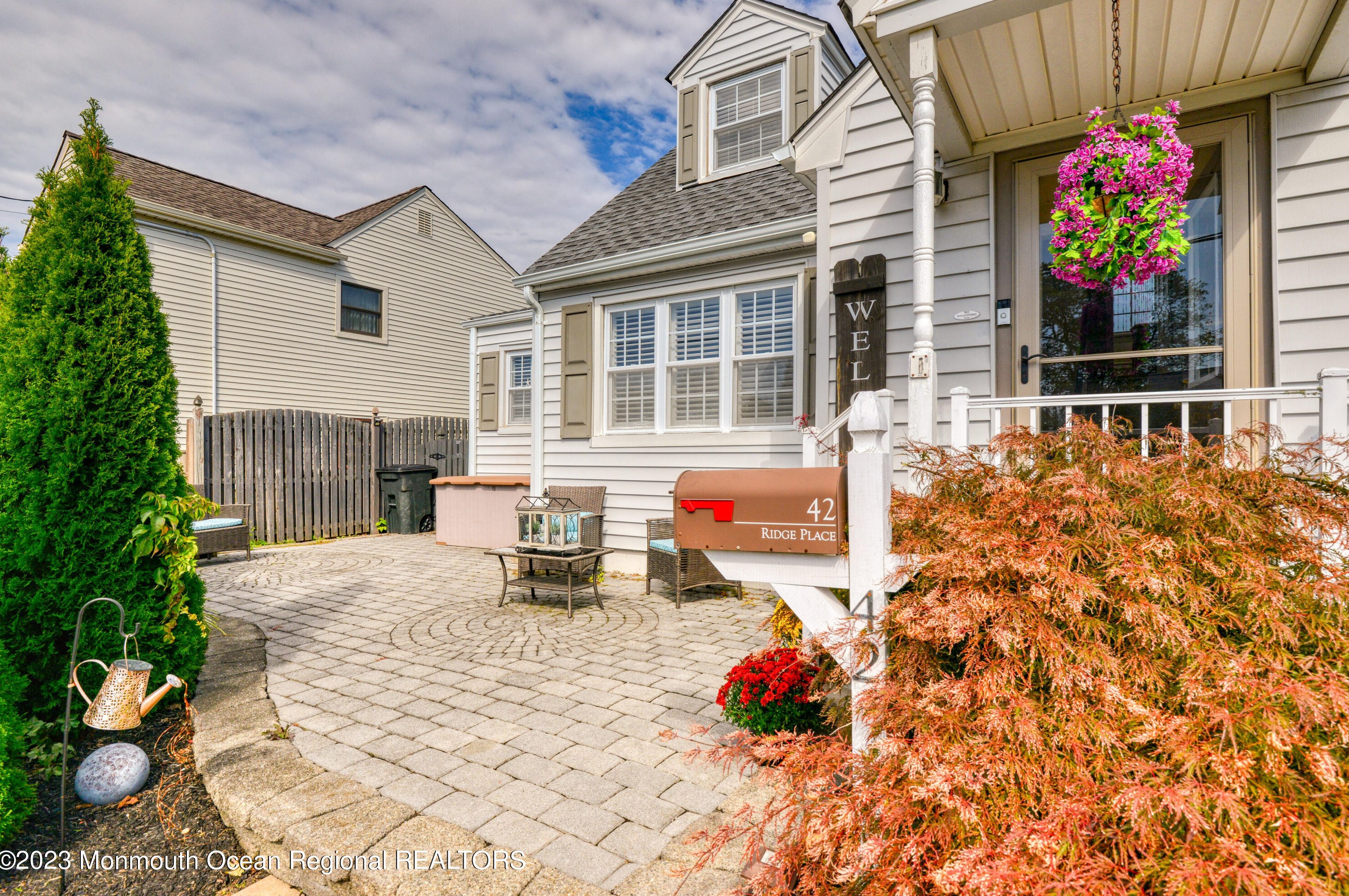 42 Ridge Pl, Wall Township NJ  07753-6612 exterior