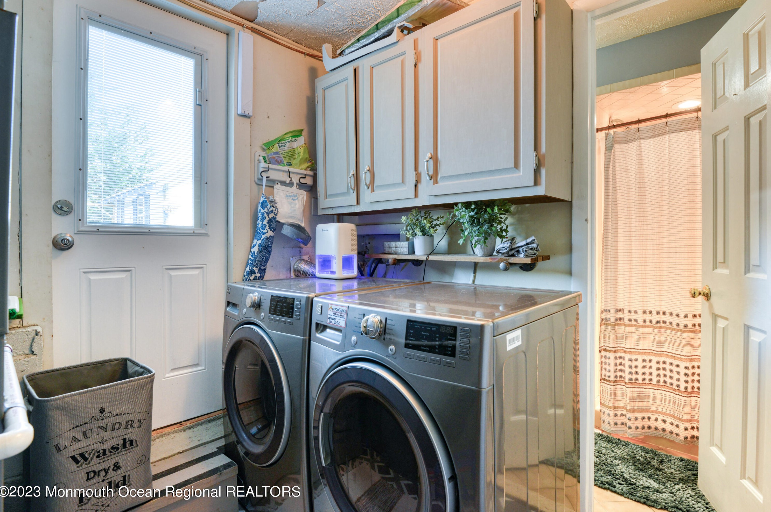 42 Ridge Pl, Wall Township NJ  07753-6612 exterior