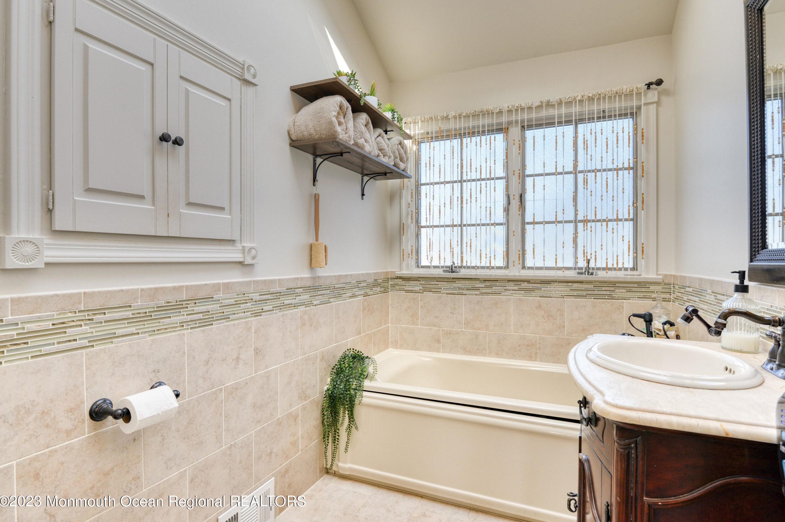 42 Ridge Pl, Wall Township NJ  07753-6612 exterior