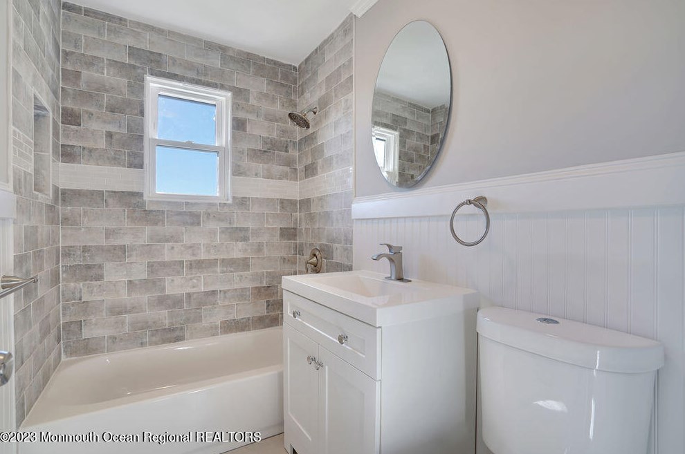 14 Wharfside Dr, Monmouth Beach, NJ 07750