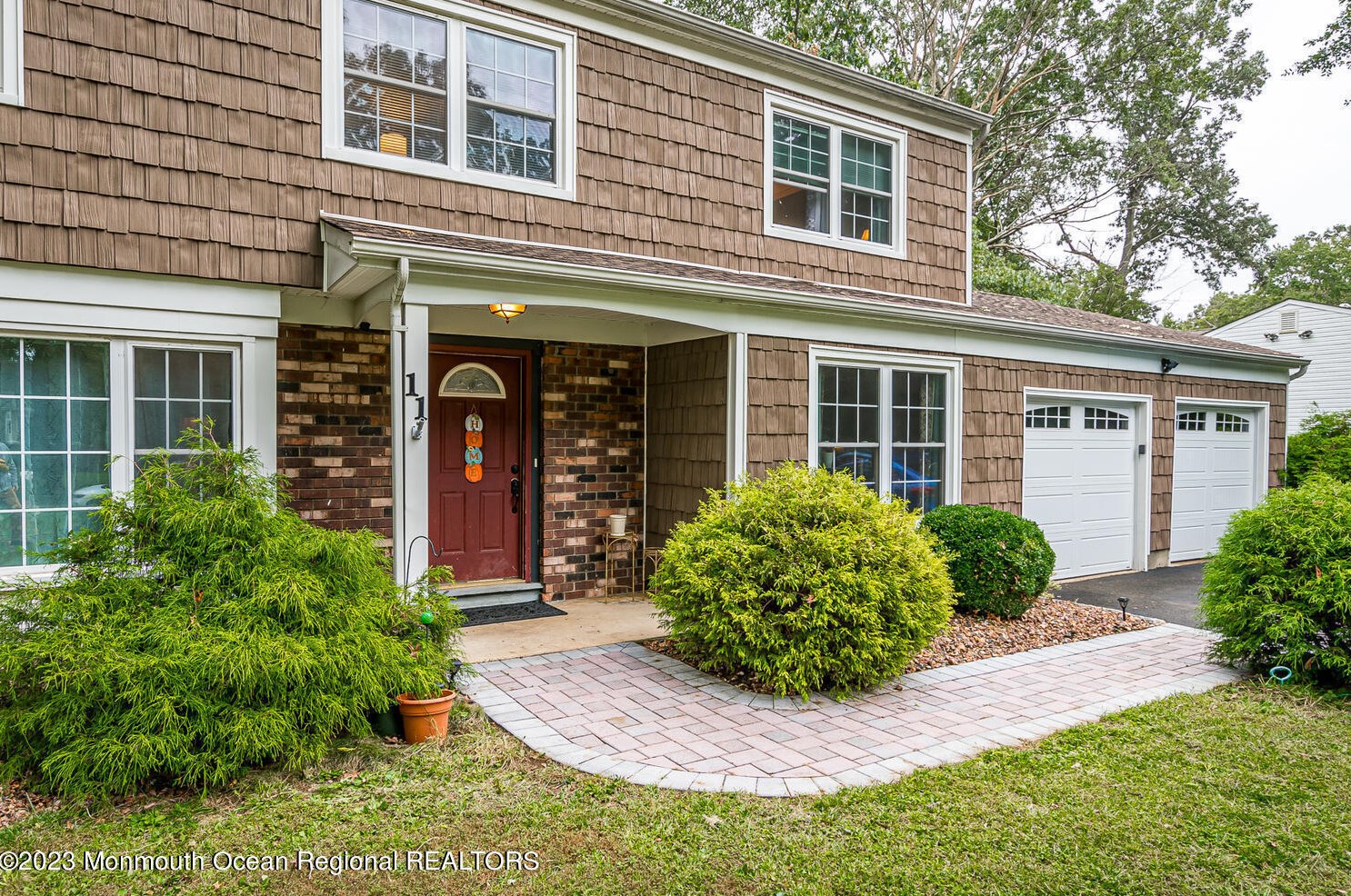 11 Coventry Ct, Millstone Township, NJ 07726-2610