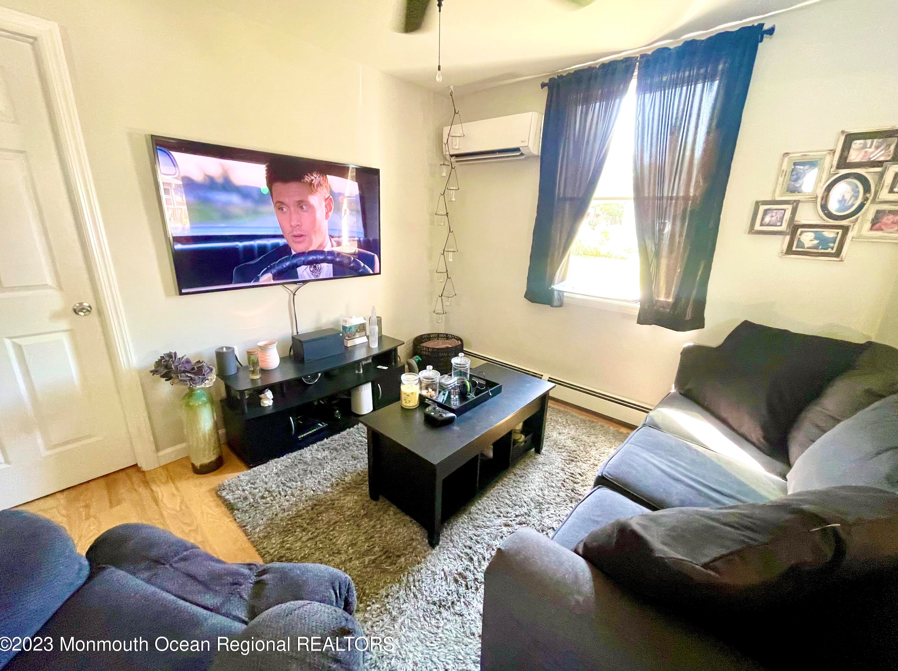 117 Neptune Ave, Beachwood NJ  08722-4019 exterior