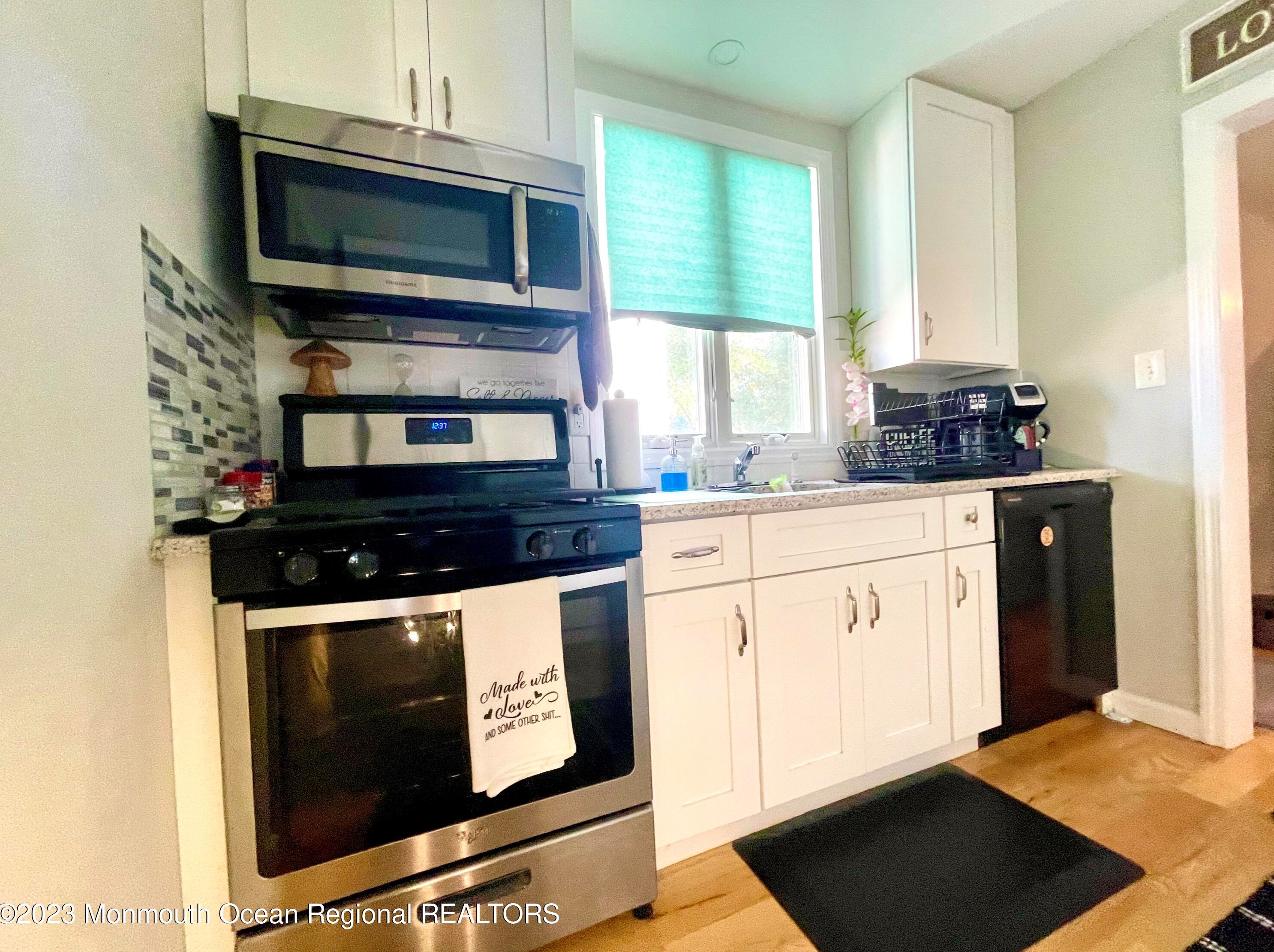 117 Neptune Ave, Beachwood NJ  08722-4019 exterior