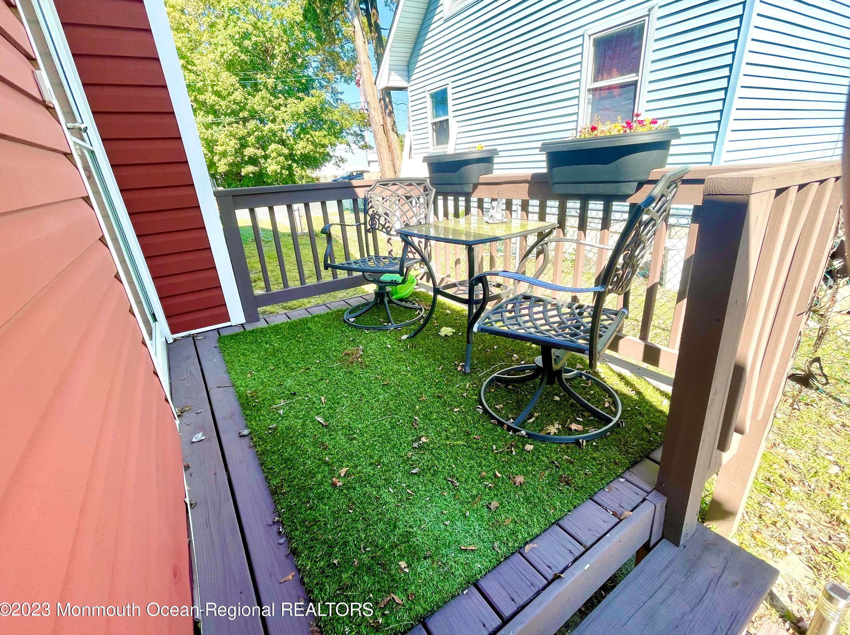 117 Neptune Ave, Beachwood NJ  08722-4019 exterior