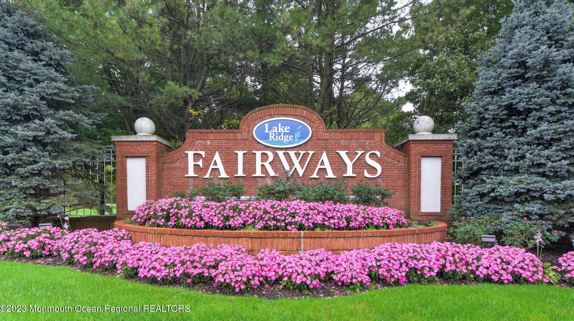 23 Morning Glory Ln, Lakewood, NJ 08701