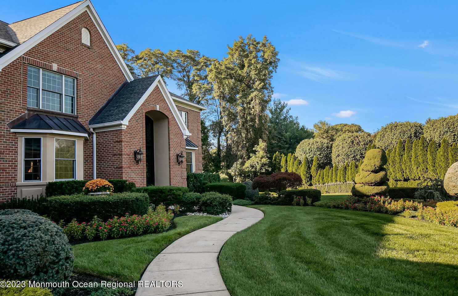 9 Boxwood Terrace, Holmdel Village, NJ 07733