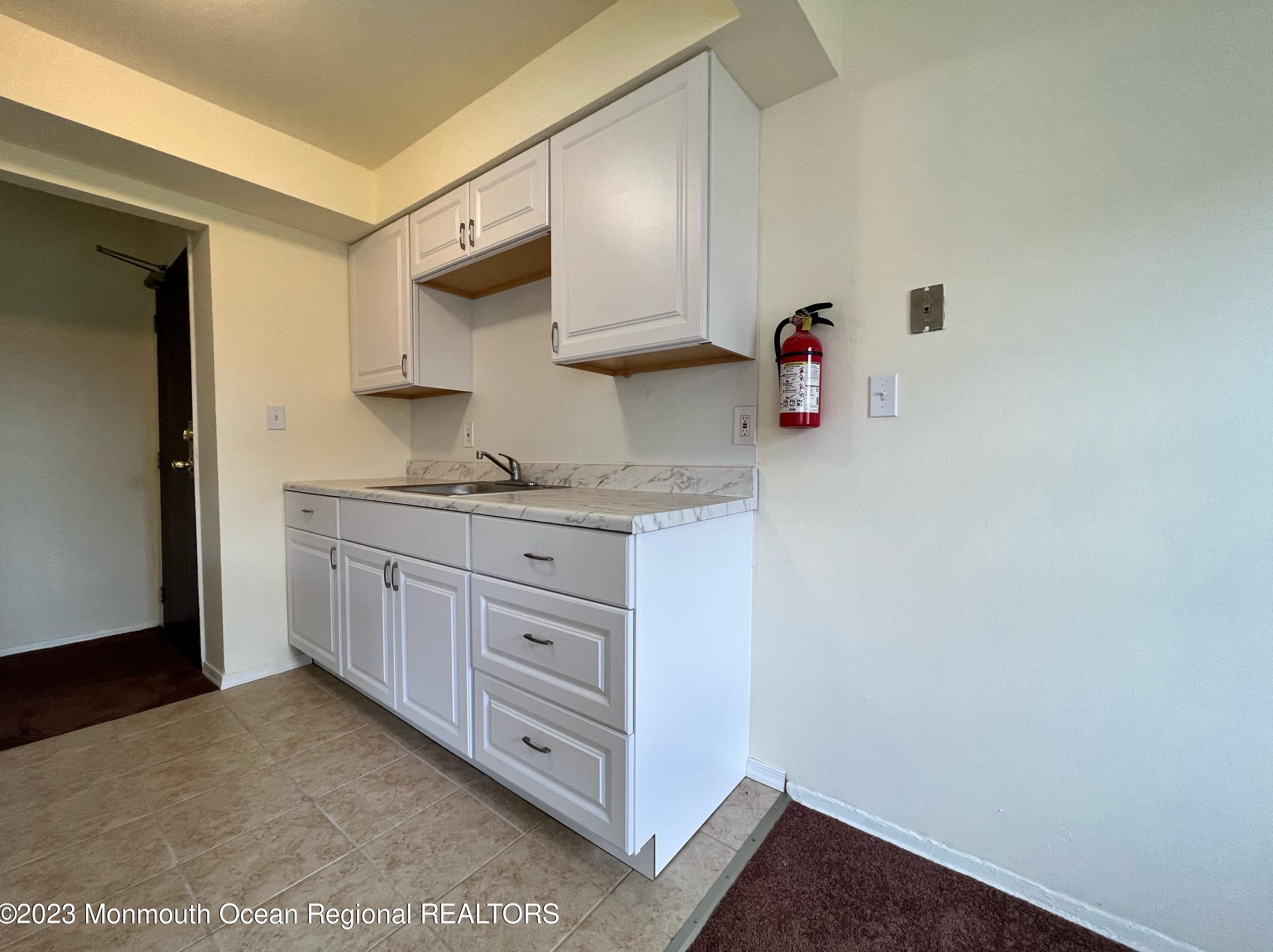 64 Stonehurst Blvd Apt E, East Freehold, NJ