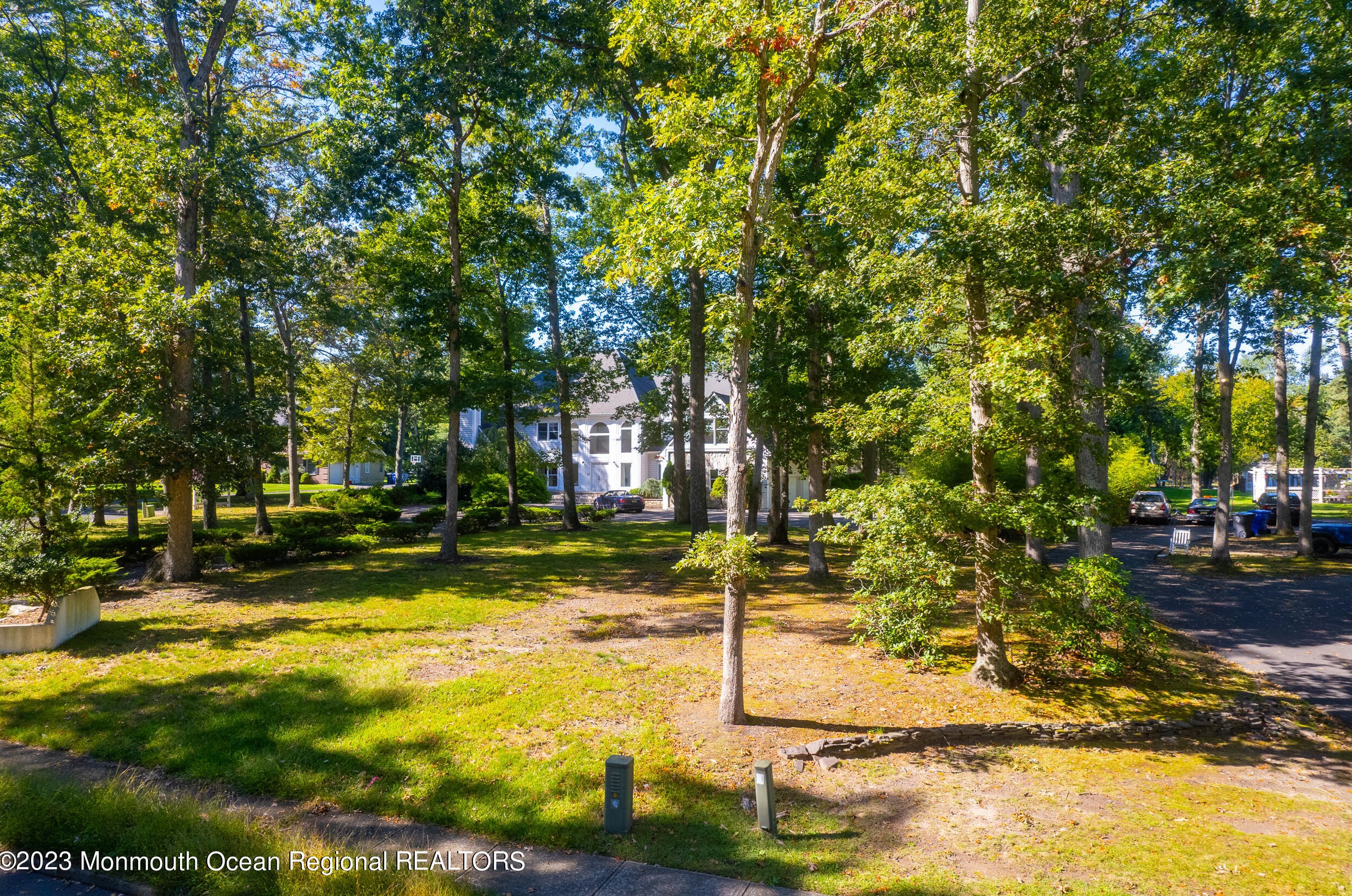 1564 Beaver Hollow Dr, Toms River, NJ 08755-2102