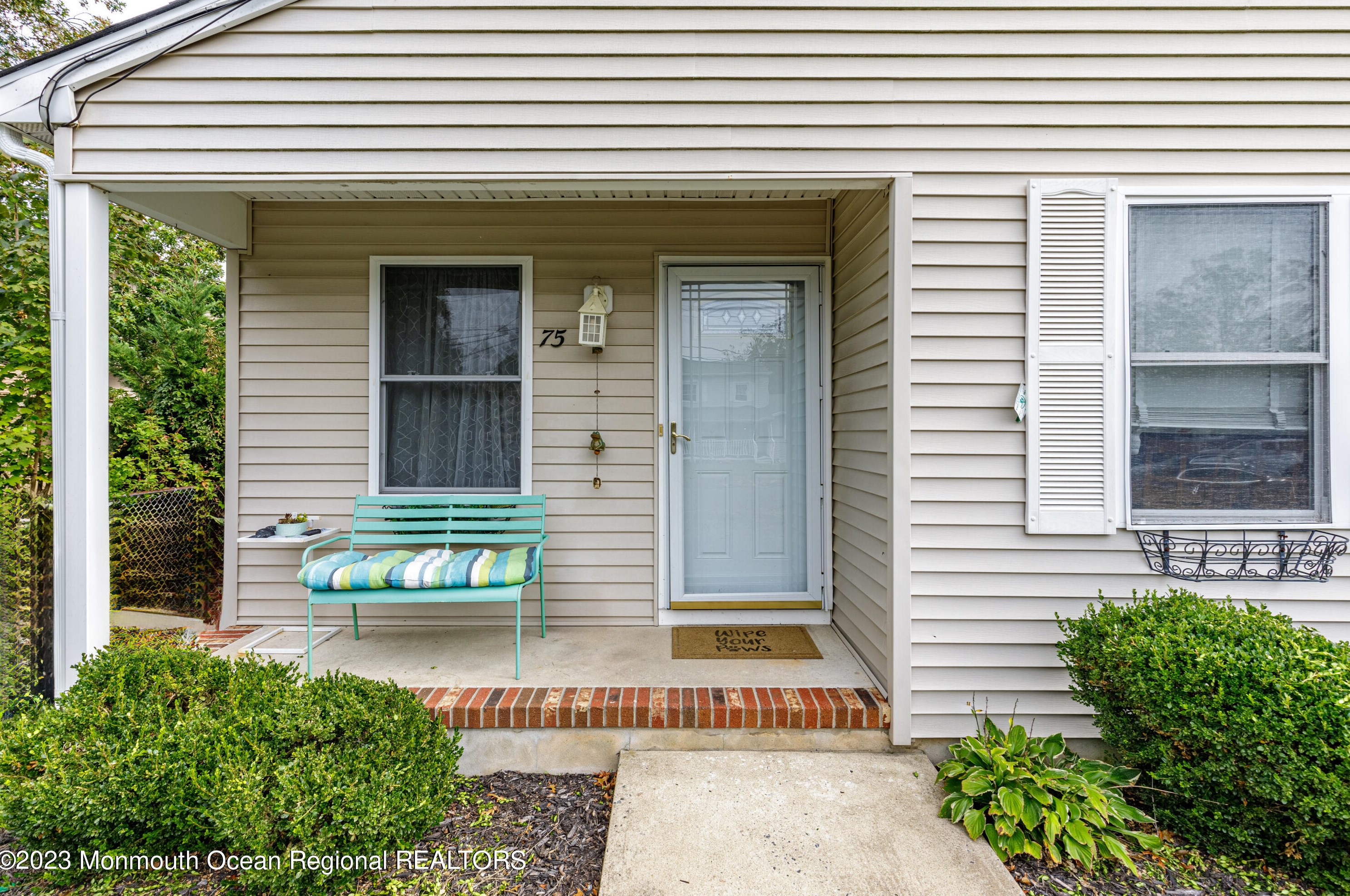 75 Myrtle Ln, Toms River, NJ 08753-2331