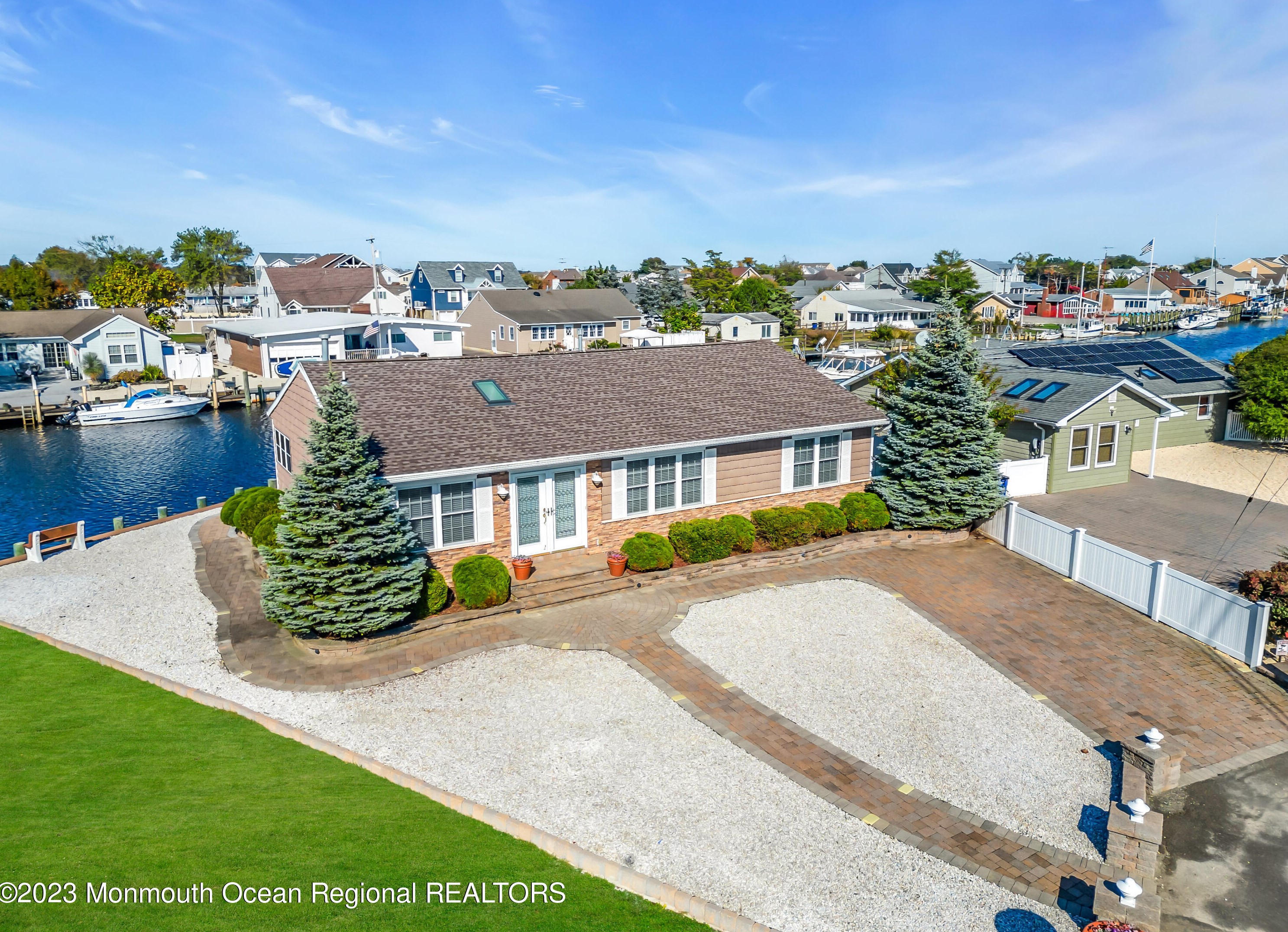 818 Windward Dr, Lacey, NJ 08731