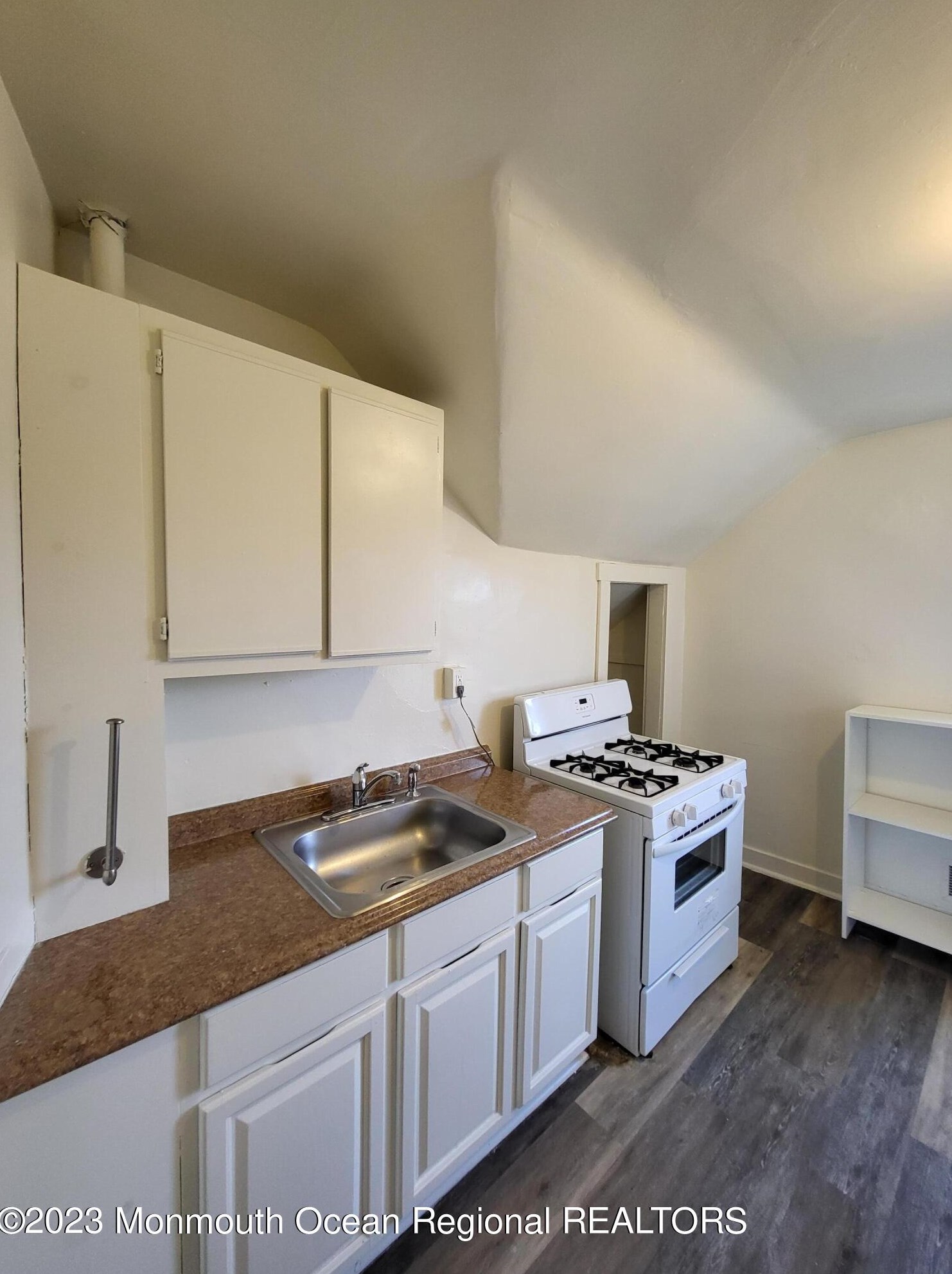 513 3rd Ave #4, Tinton Falls, NJ 07712