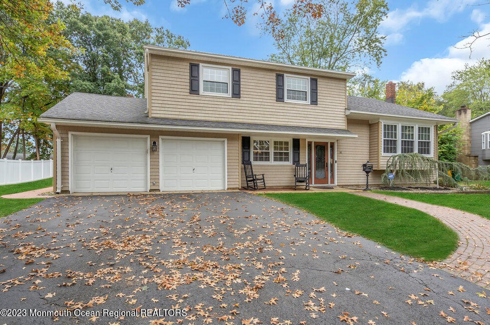 10 Dutch Valley Rd, Wall Township, NJ 07731-2302