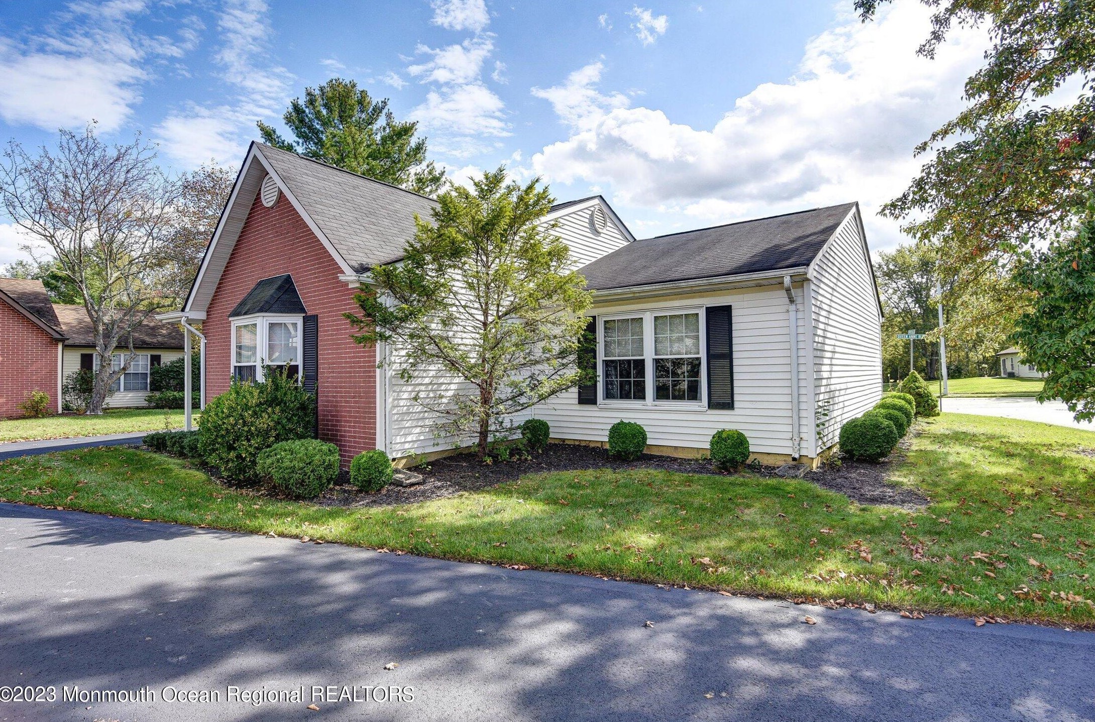 71 Jaffreyton Close #1000, East Freehold, NJ 07728
