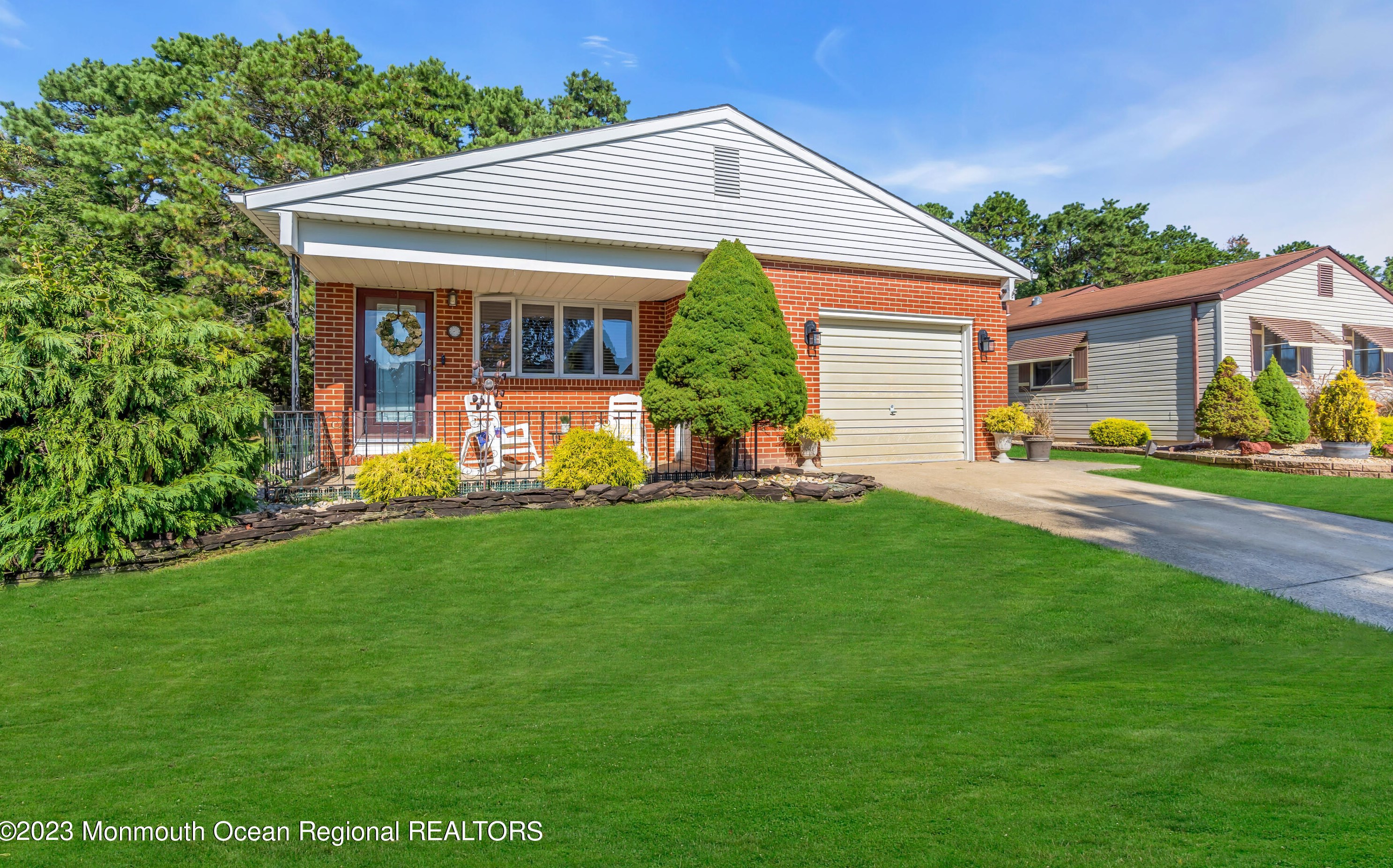 381 Costa Mesa Dr, Toms River, NJ 08757
