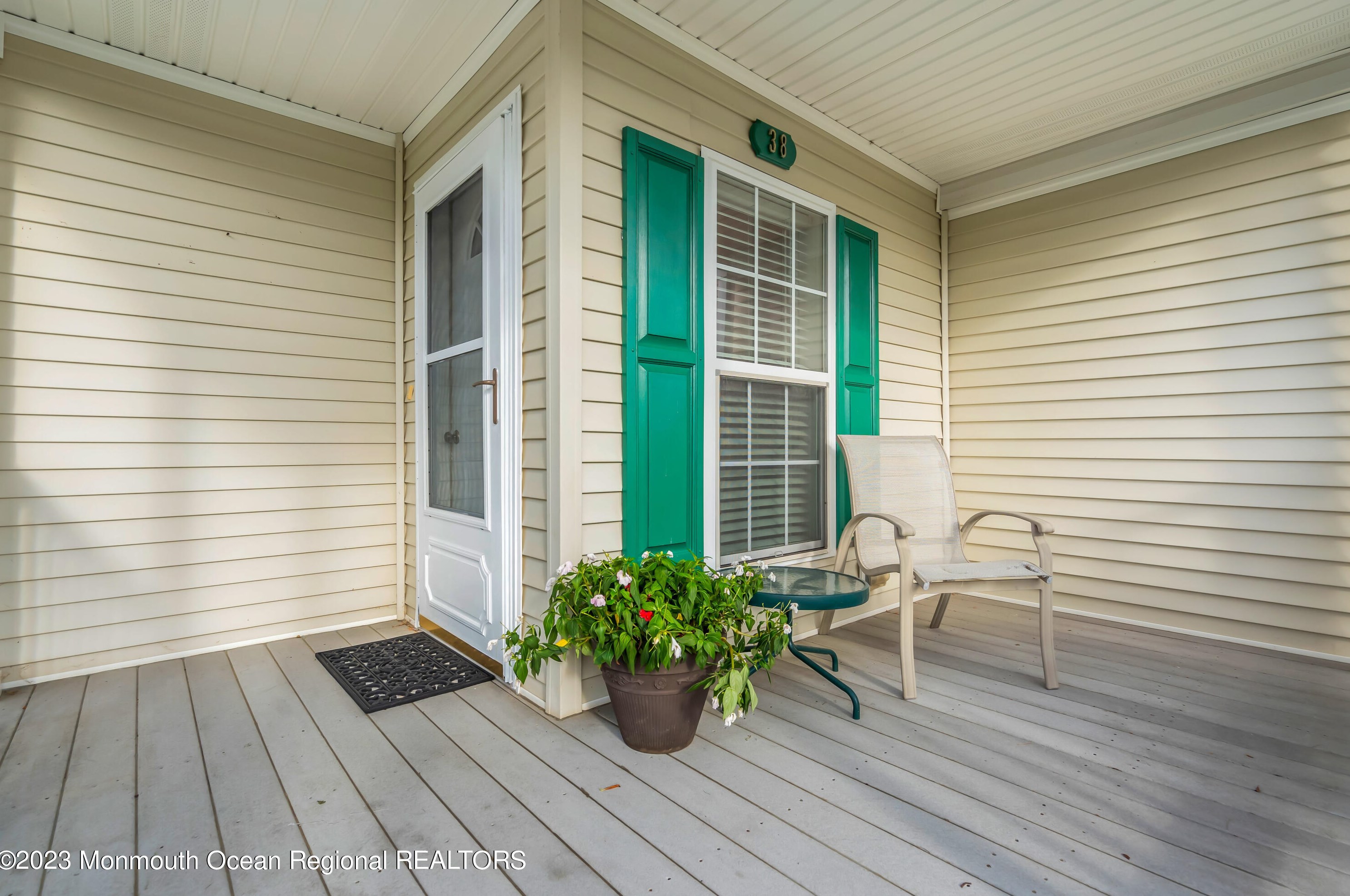 38 Fort Lee Dr, Cedar Bonnet Island, NJ 08050