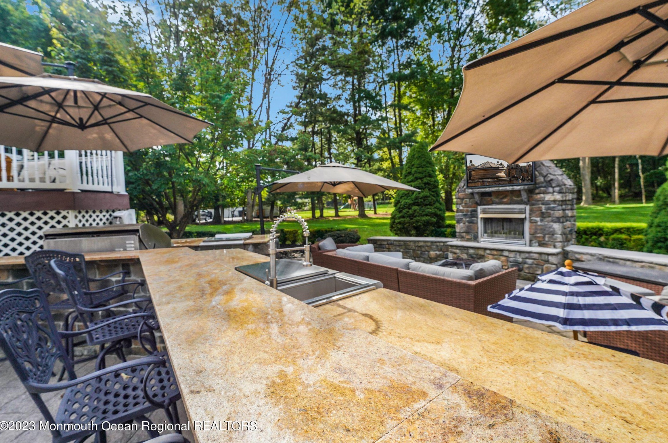 10 Beaver Dam Rd, Vanderburg NJ  07722-1302 exterior