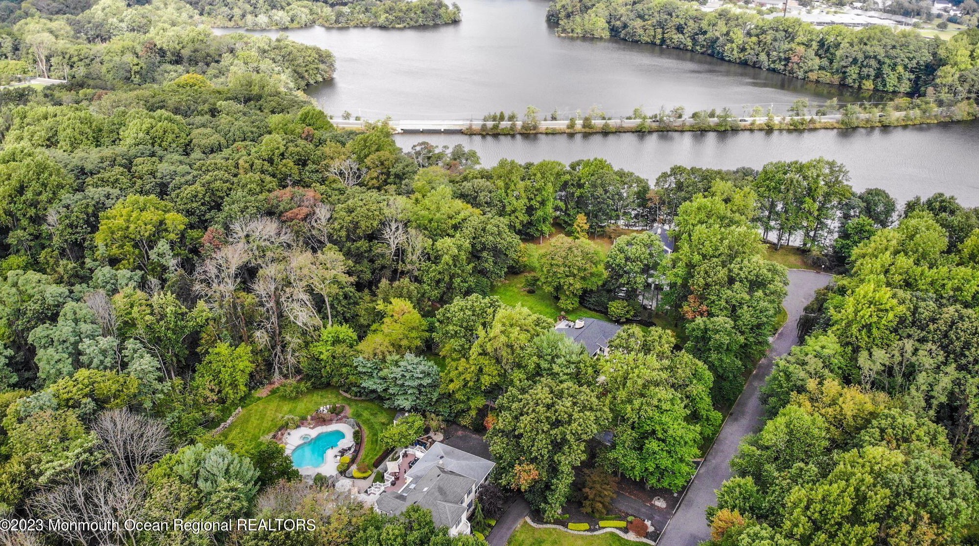 10 Beaver Dam Rd, Vanderburg NJ  07722-1302 exterior