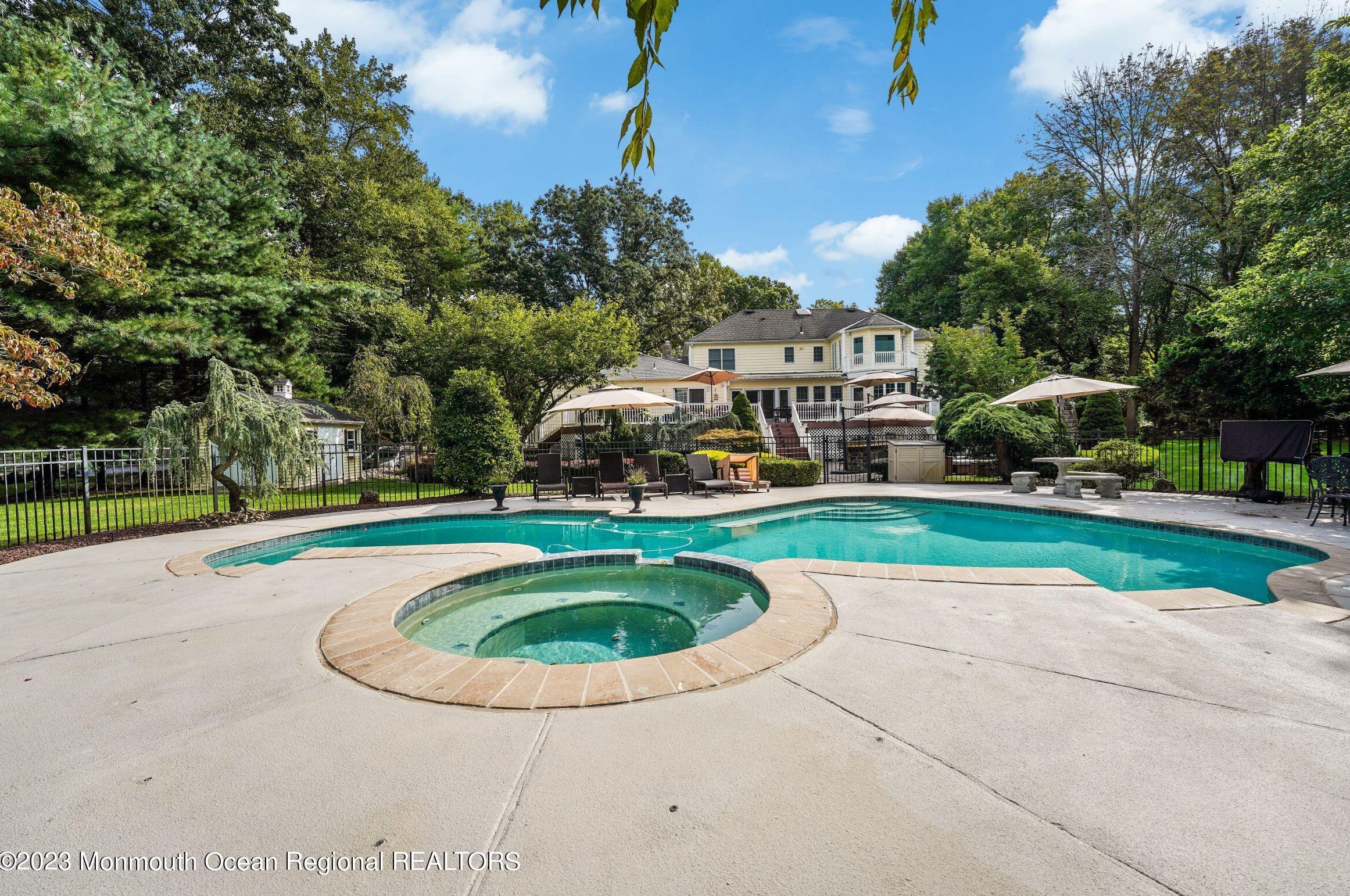 10 Beaver Dam Rd, Vanderburg NJ  07722-1302 exterior