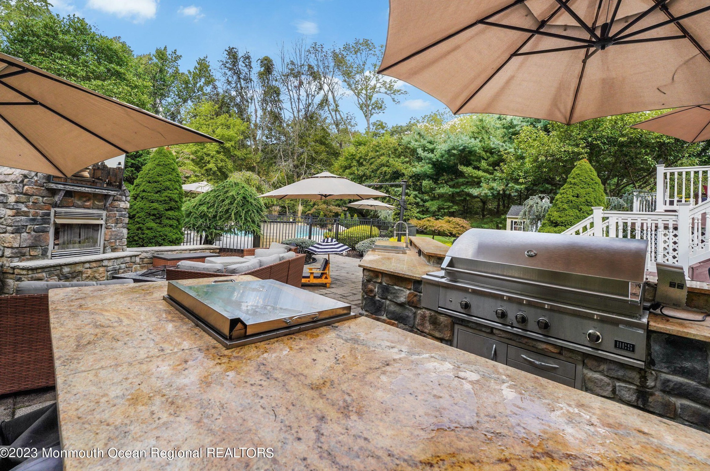 10 Beaver Dam Rd, Vanderburg NJ  07722-1302 exterior