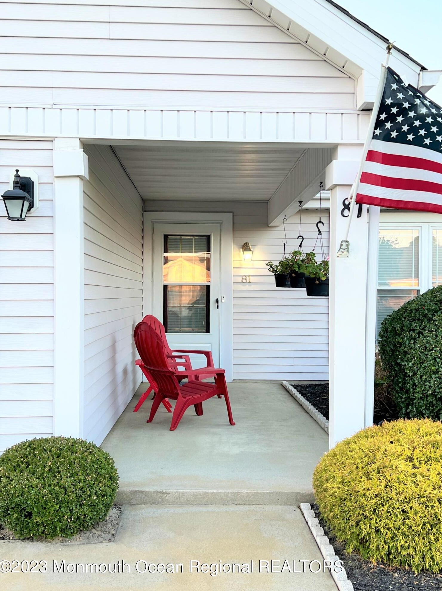 81 Mansfield Ave, Lakehurst, NJ 08759