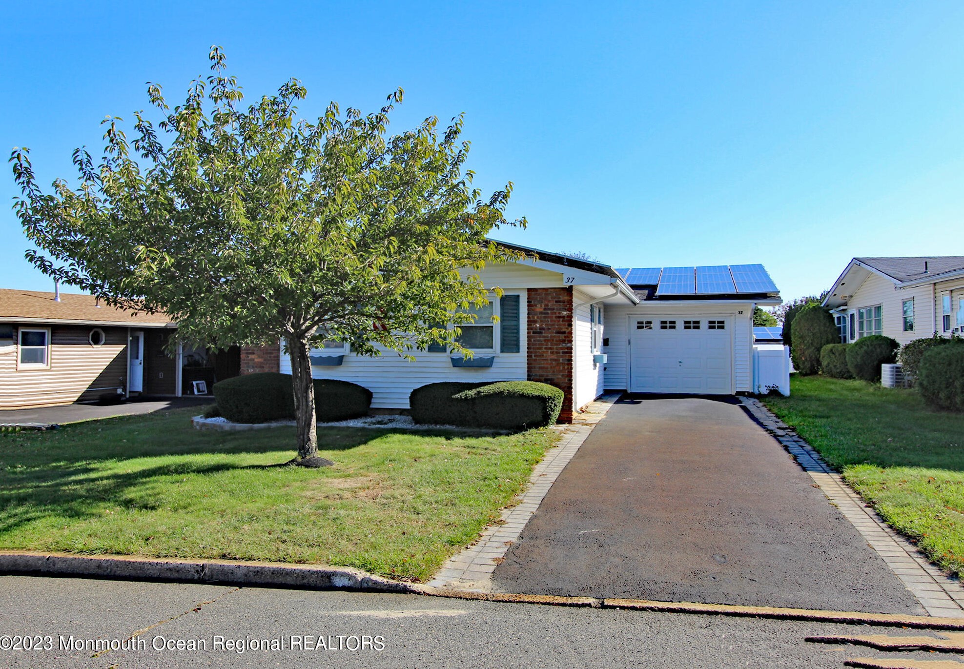 37 Tony Ct, Bricktown, NJ 08724