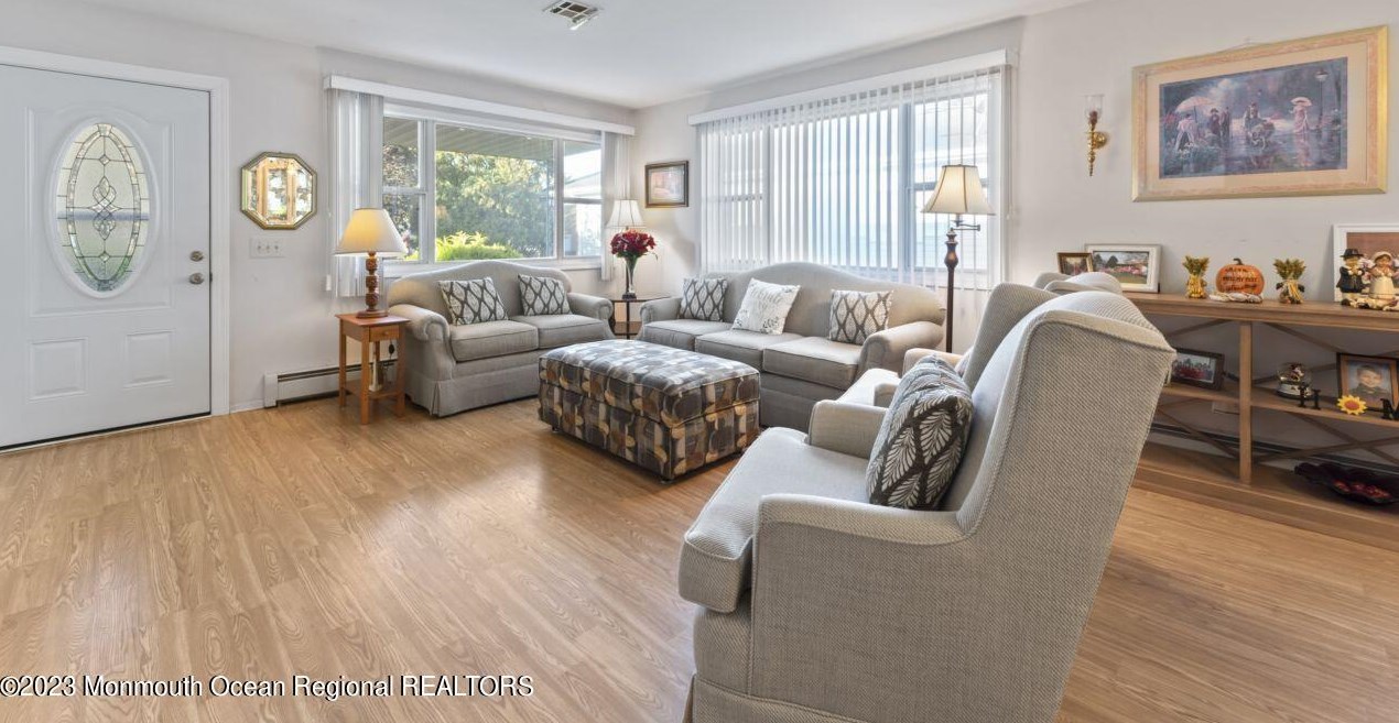 14 Morongo Ct, Toms River, NJ 08757-5760