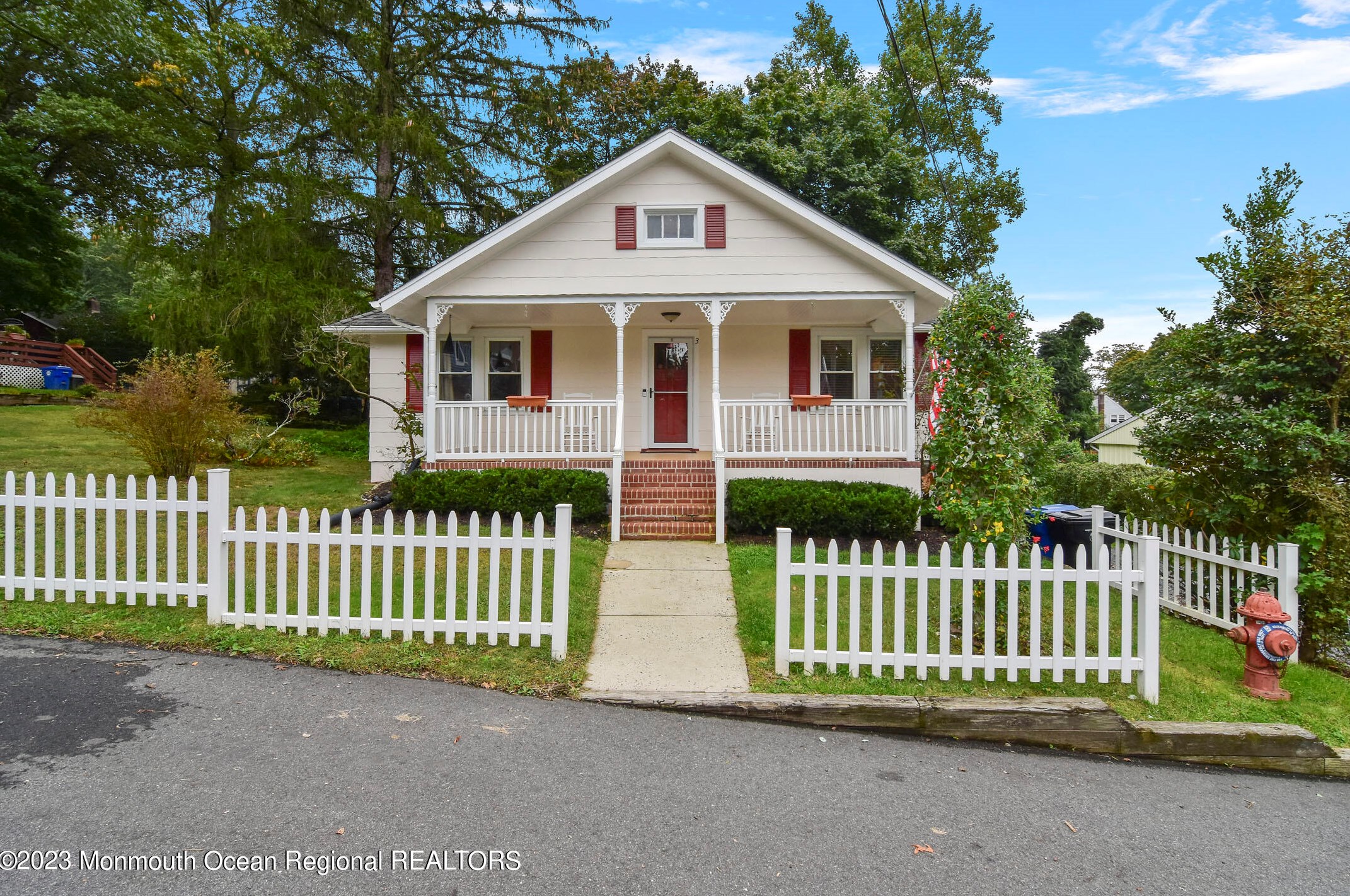 3 Millers Xing, Atlantic Highlands, NJ 07716