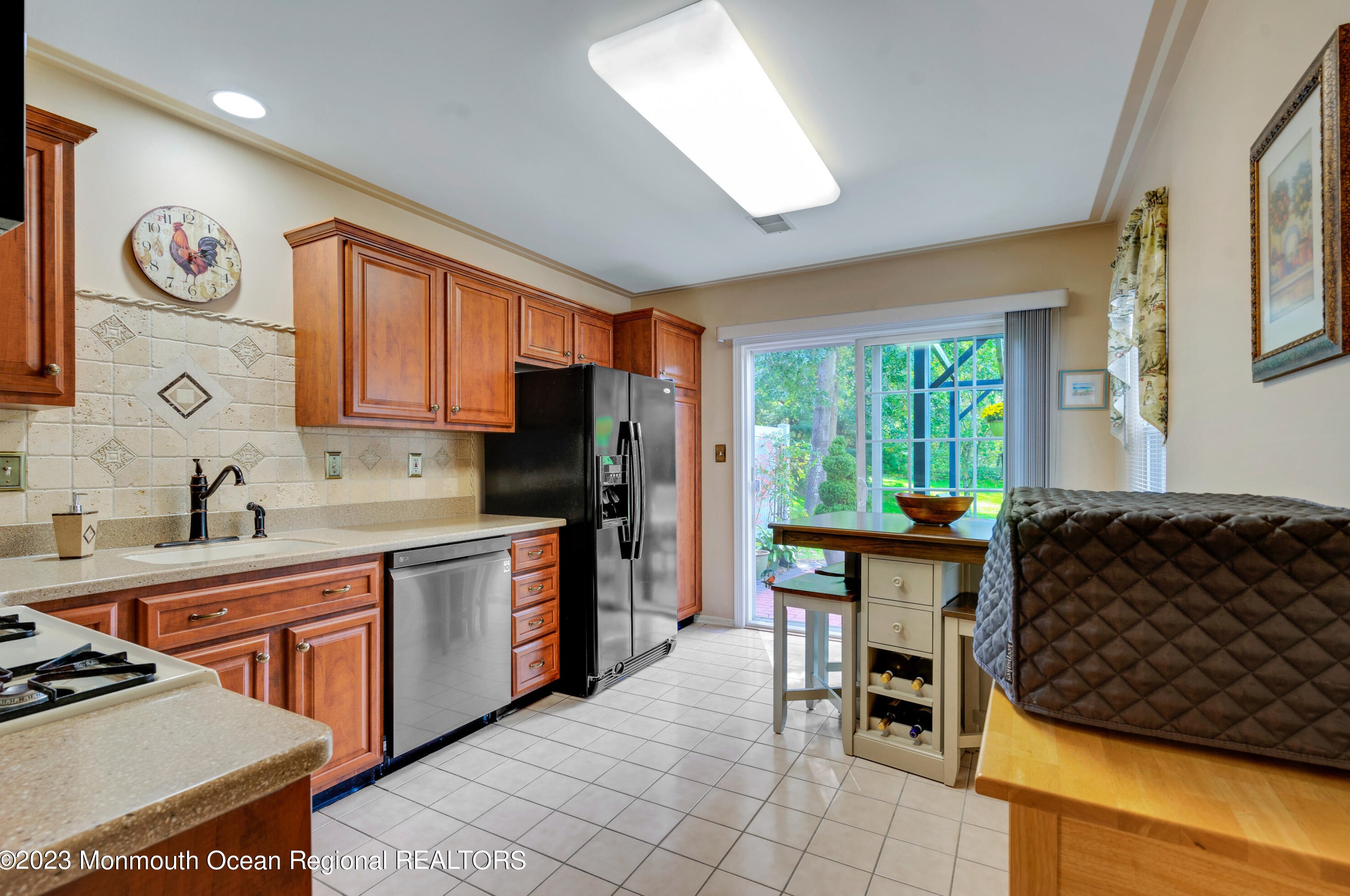 102 Wood Duck Ct #1000, East Freehold, NJ 07728