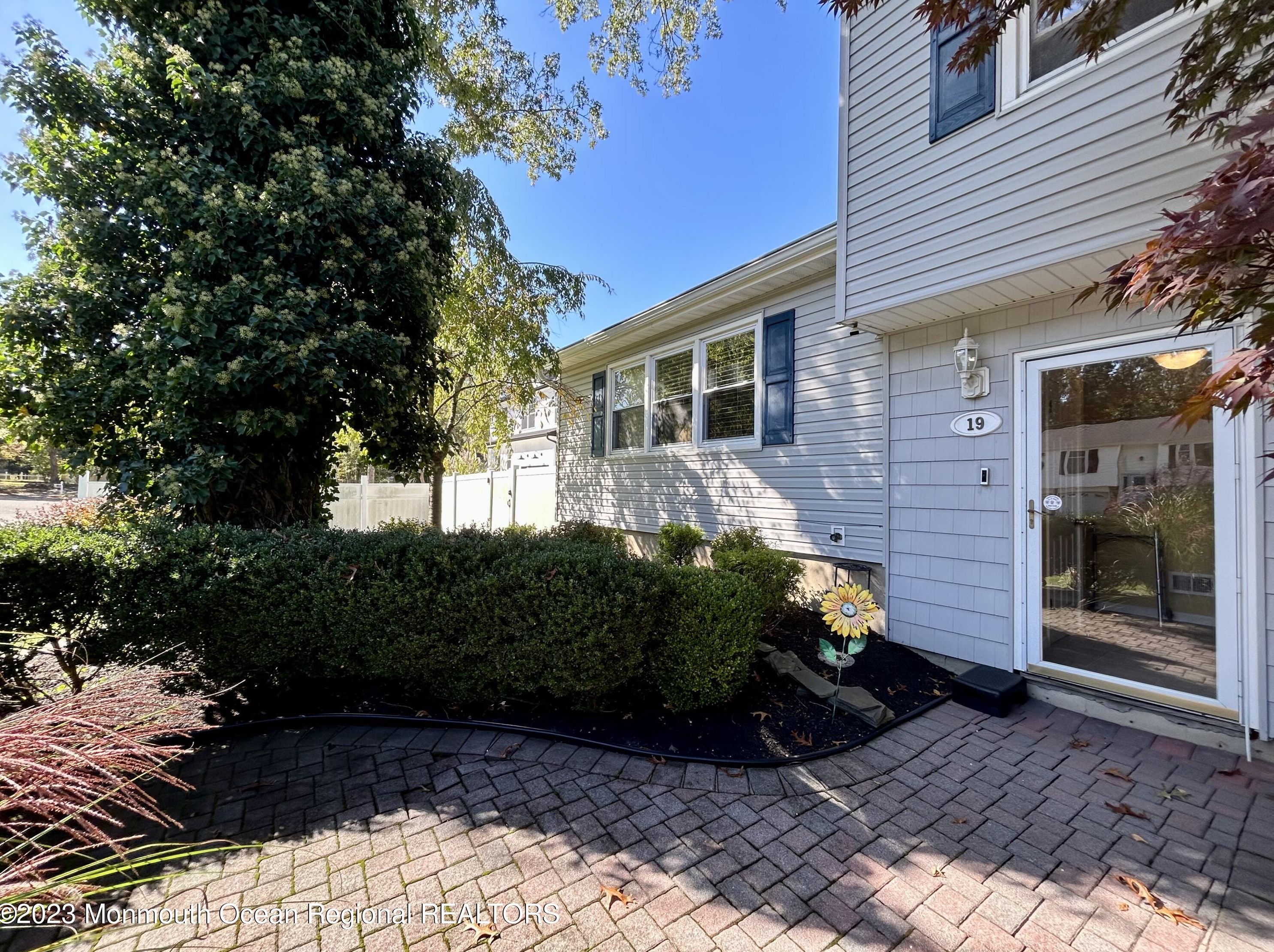 19 Pheasant Dr, Berkeley Township, NJ 08721